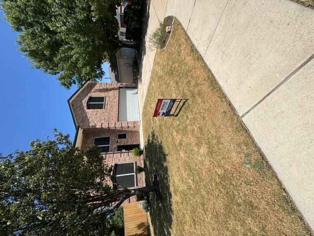 709 Los Robles Rd Property Photo 2