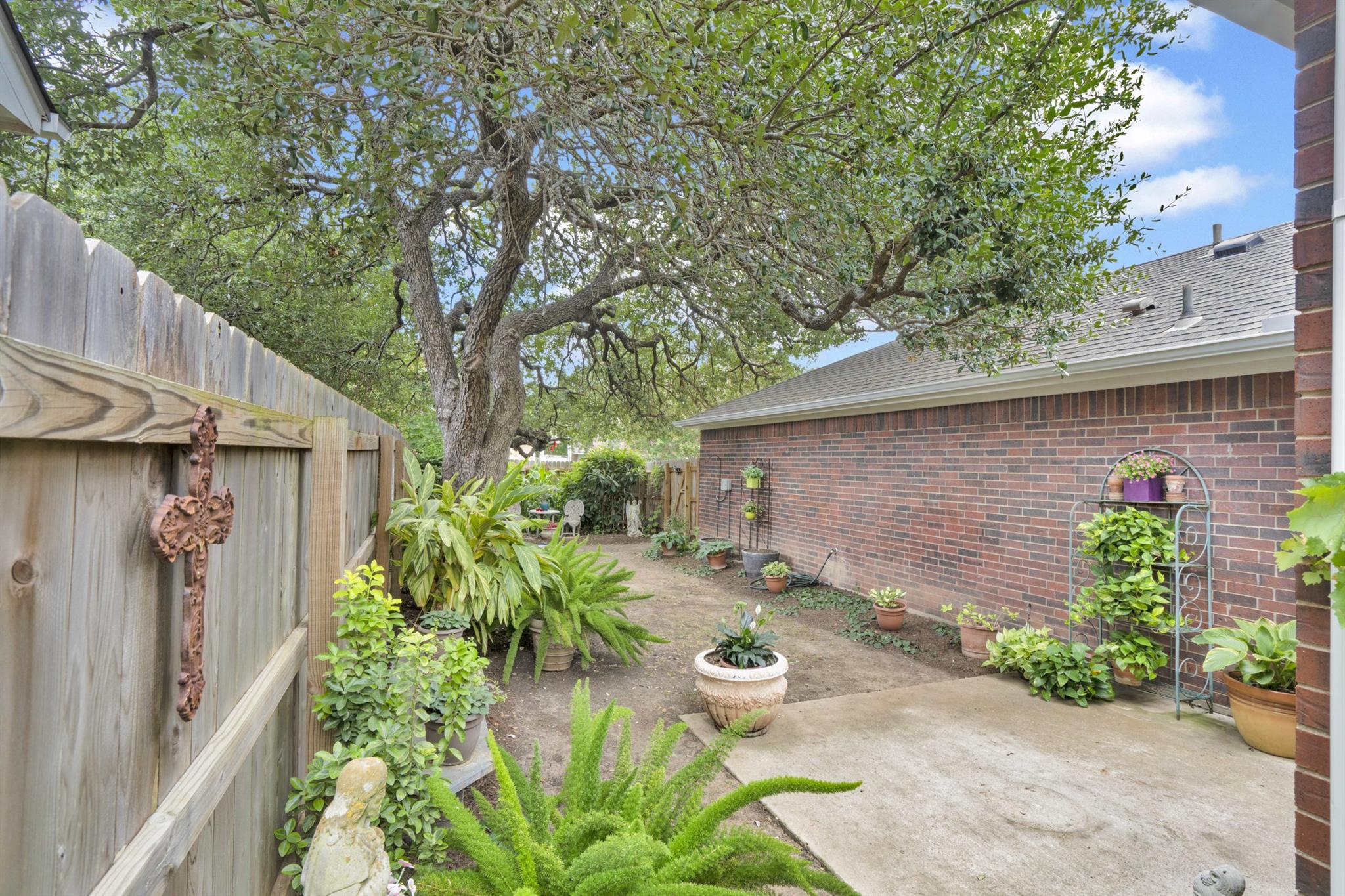 111 Village Park Dr Property Photo 26