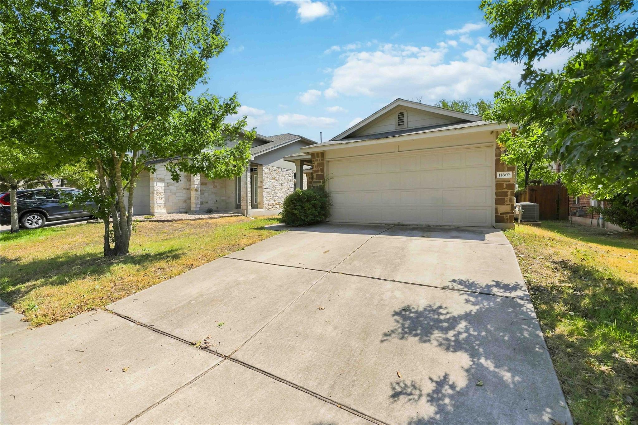 11607 Eric Heiden Ct Property Photo 3