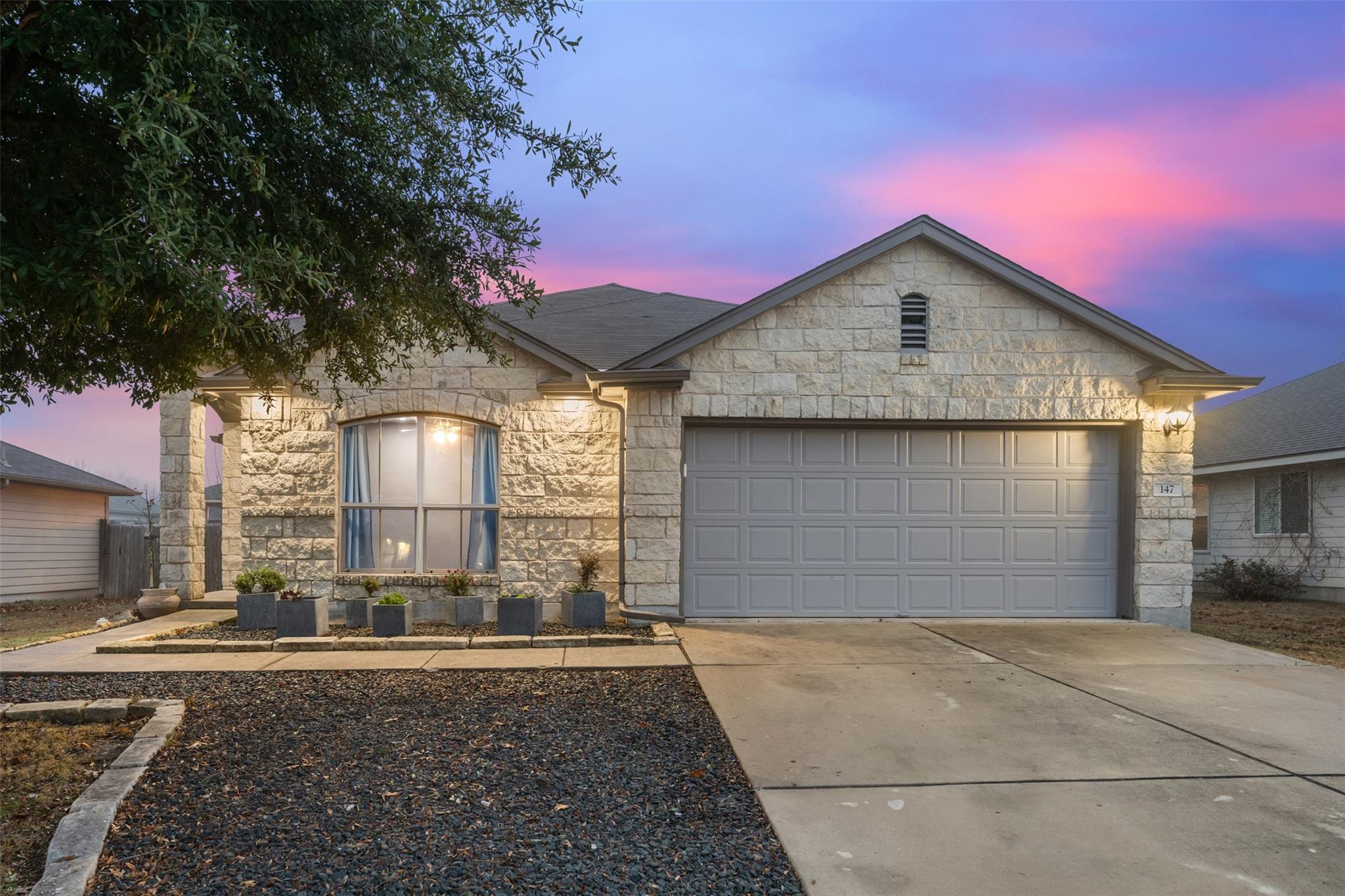 147 Voyager Cv Property Photo