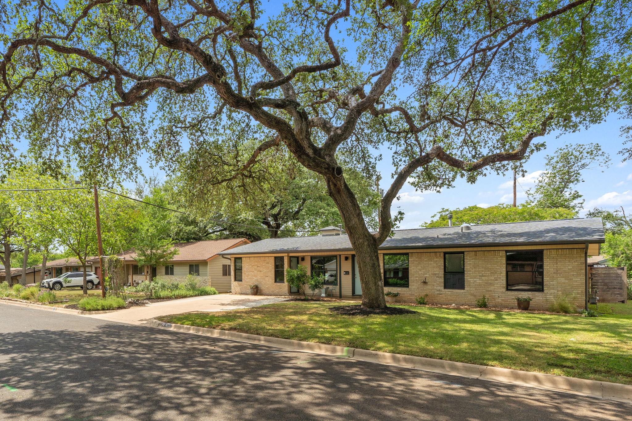 4810 Enchanted Ln Property Photo 3