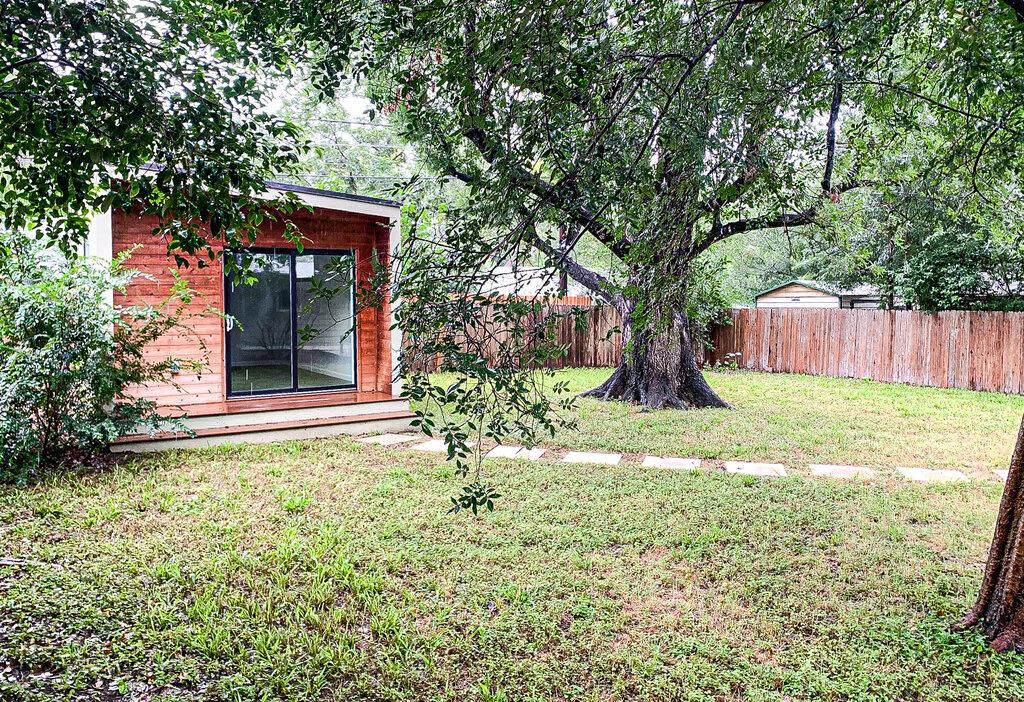 2704 Nottingham Ln Property Photo 26
