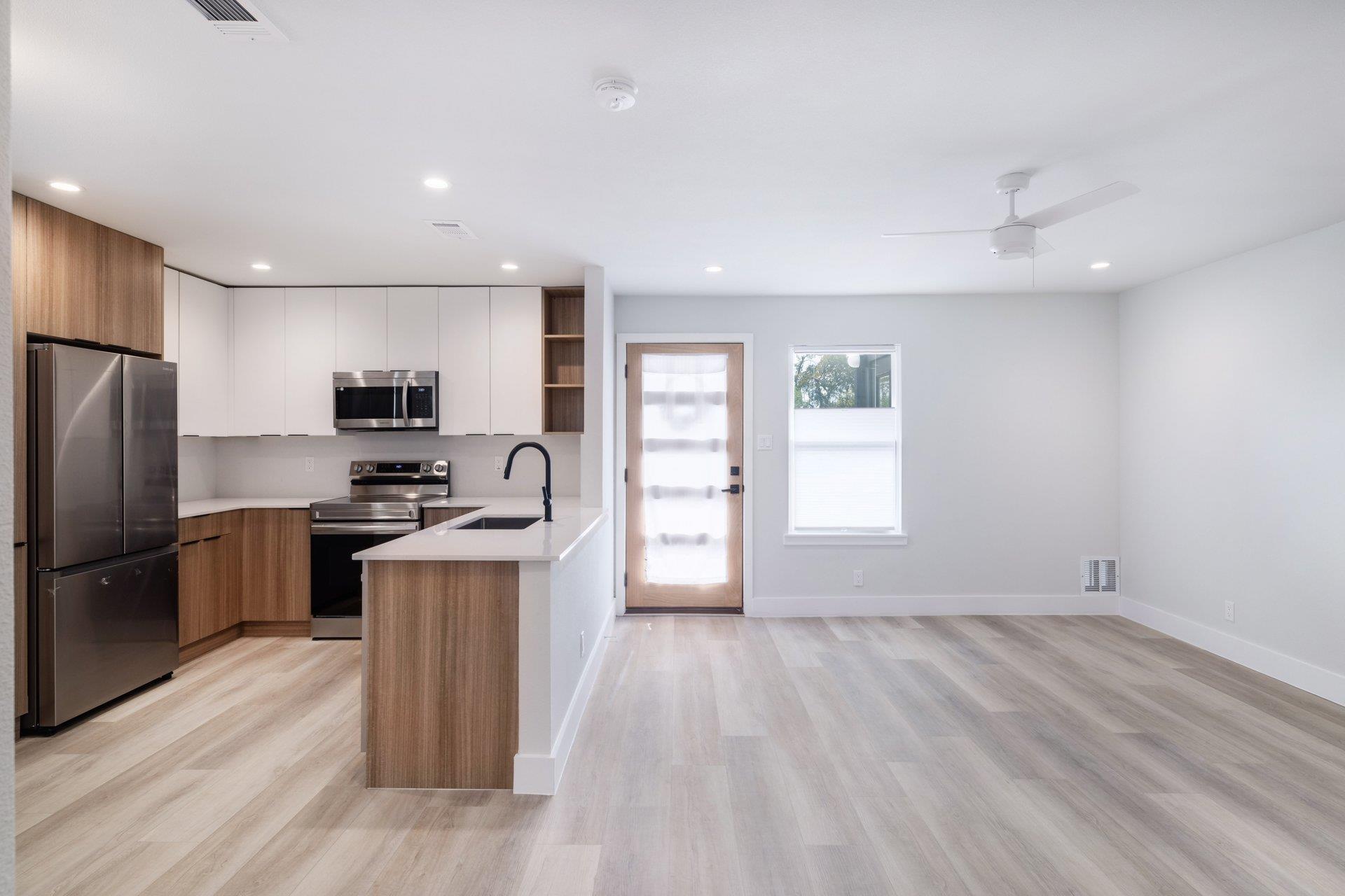 5304 Saint Georges Grn #d Property Photo 4
