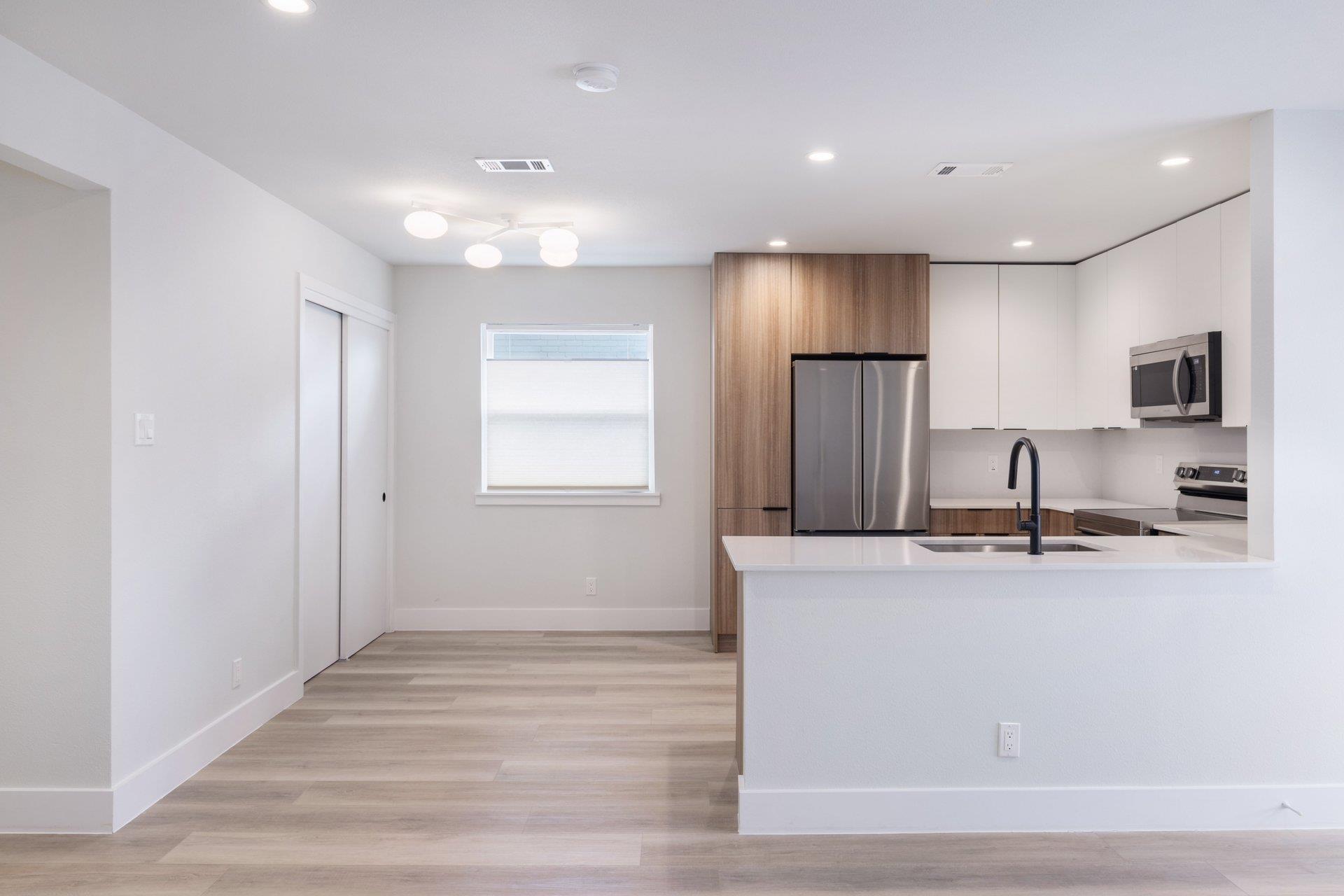 5304 Saint Georges Grn #d Property Photo 8