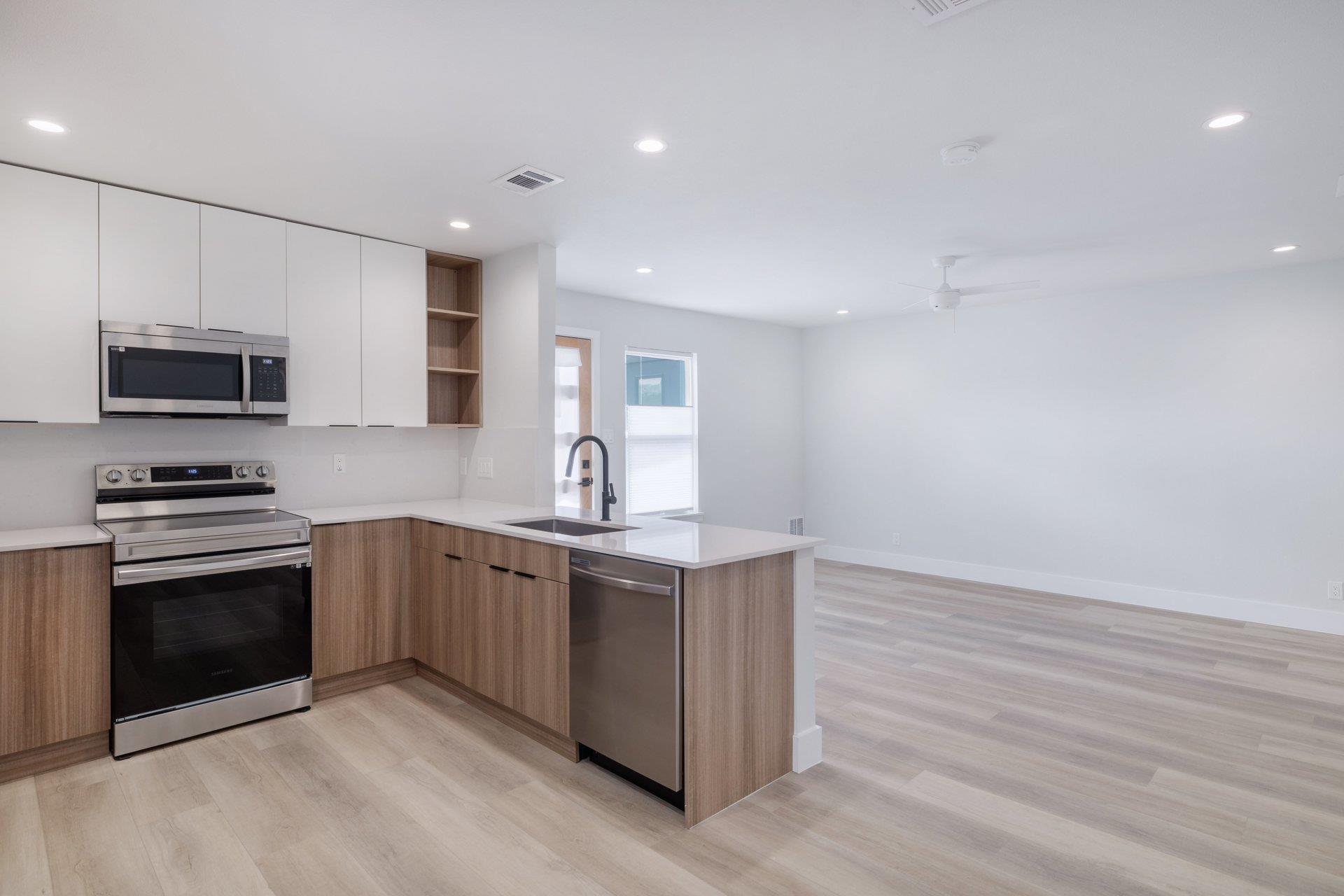 5304 Saint Georges Grn #d Property Photo 11