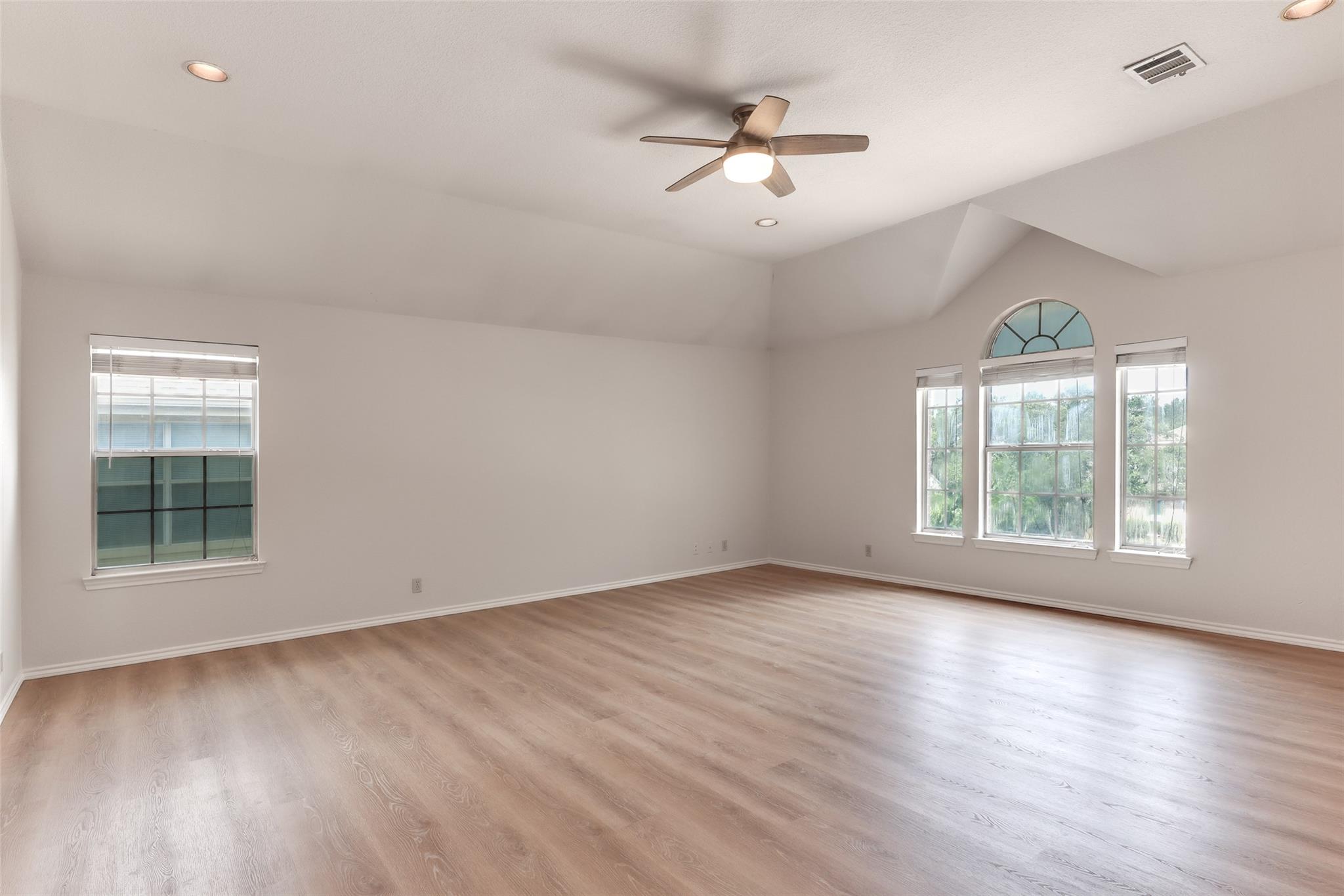 1204 Stepp Bnd Property Photo 14