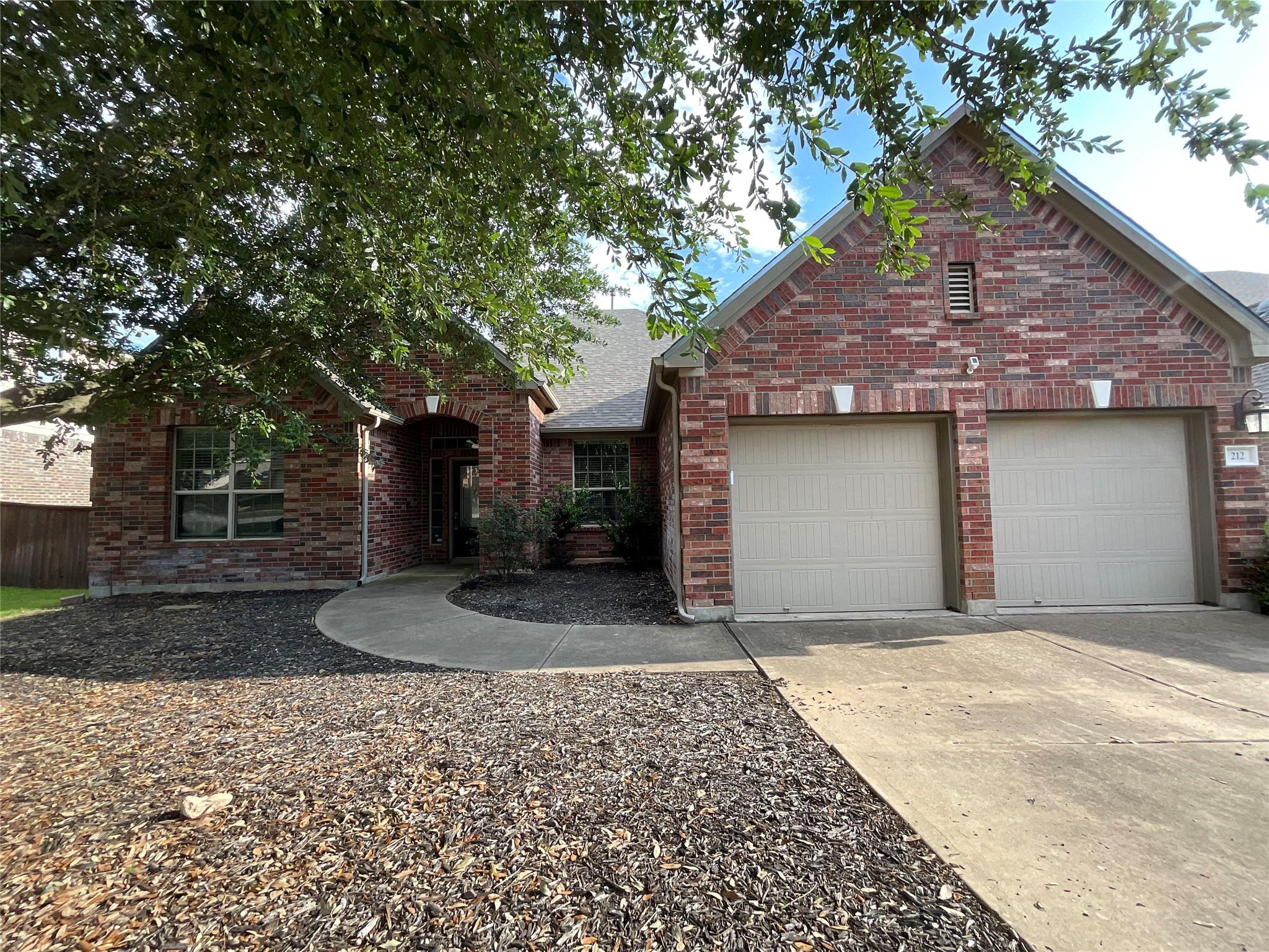 212 Choke Canyon Ln Property Photo 32