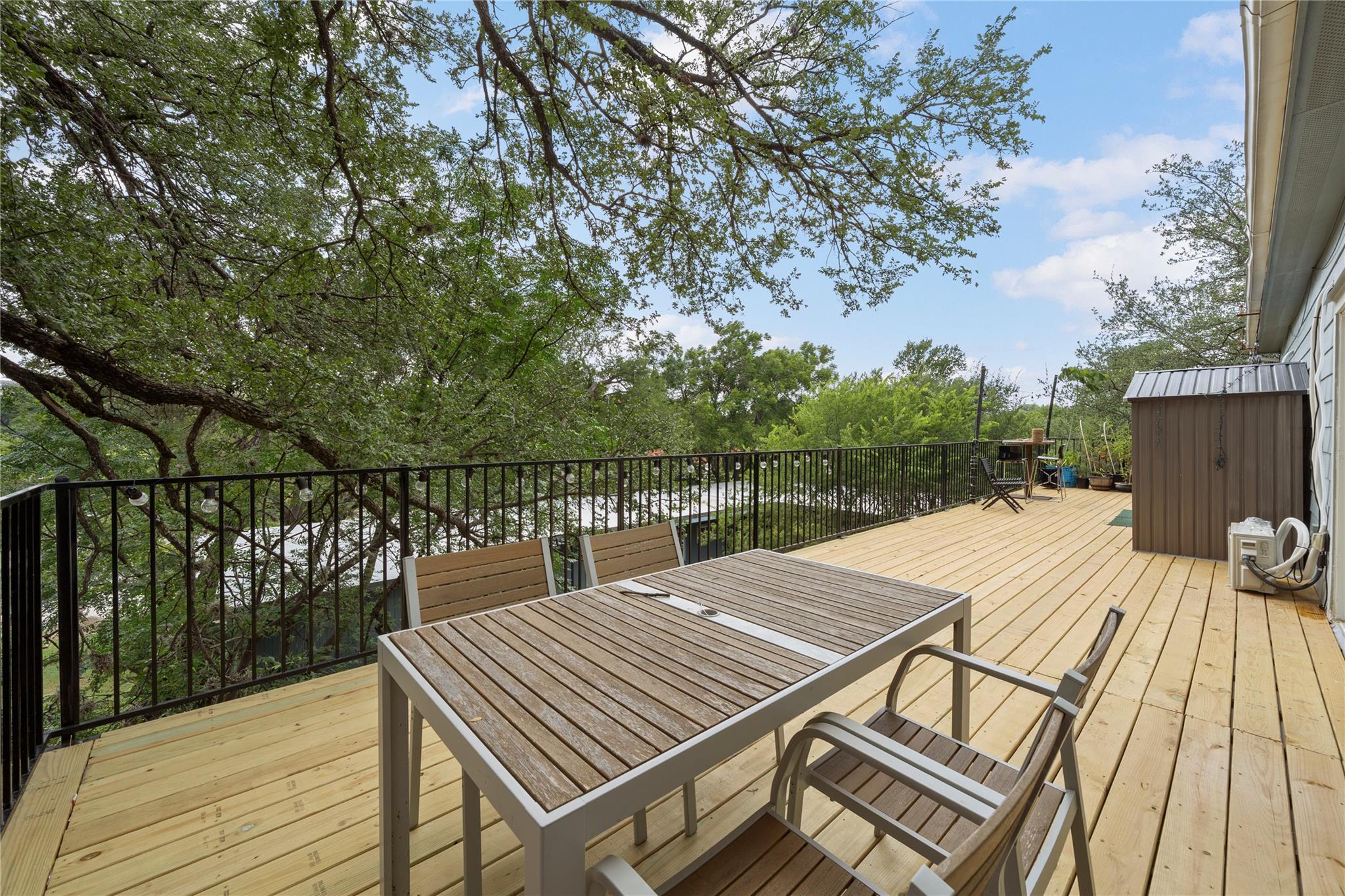 201 W 31st St #h Property Photo 21