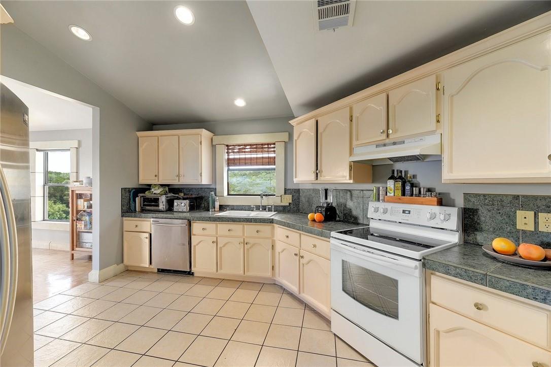 1712 Lakeshore Dr #c Property Photo 6