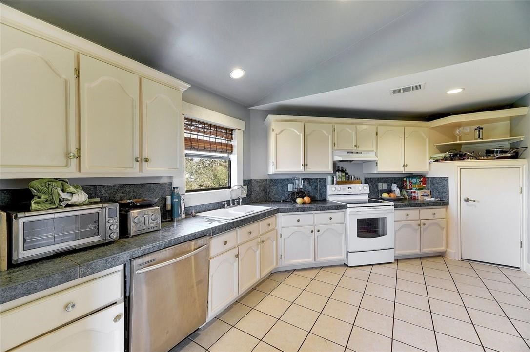 1712 Lakeshore Dr #c Property Photo 7