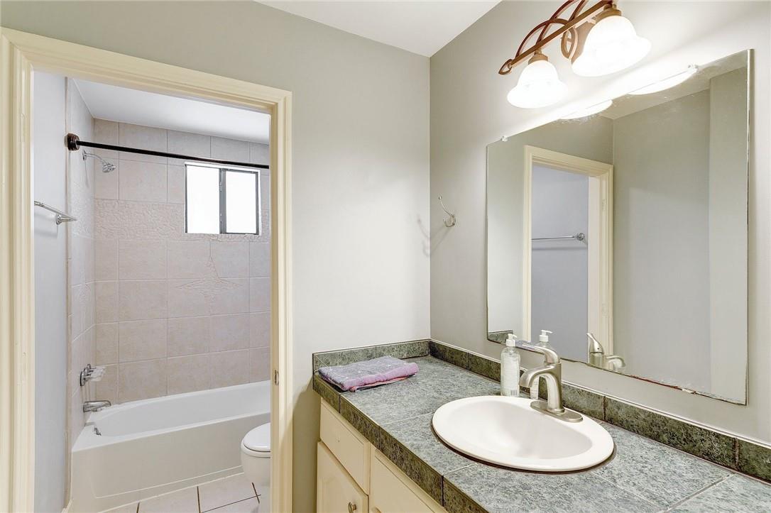 1712 Lakeshore Dr #c Property Photo 10