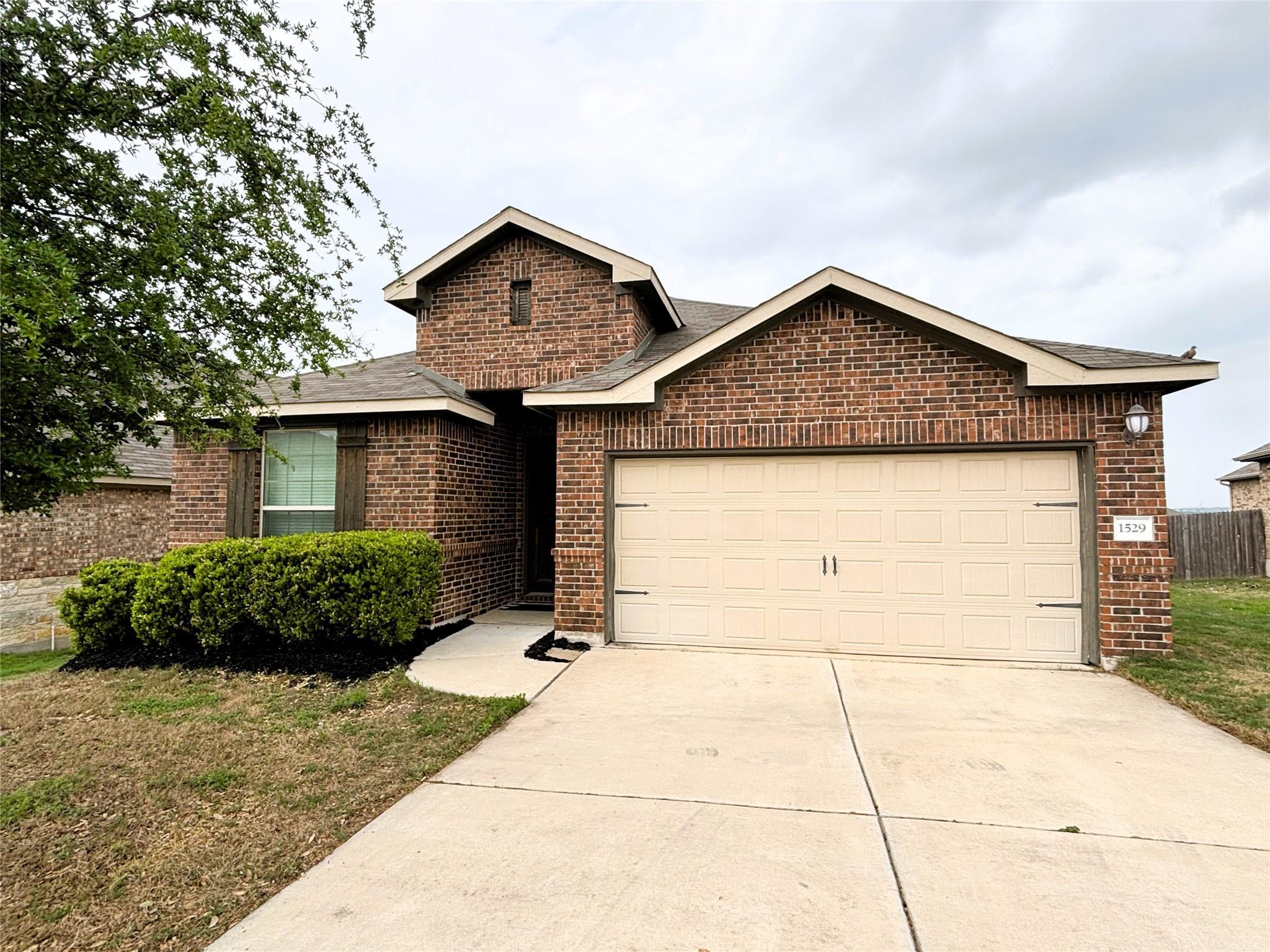 1529 Ida Nell Pearson St Property Photo 1