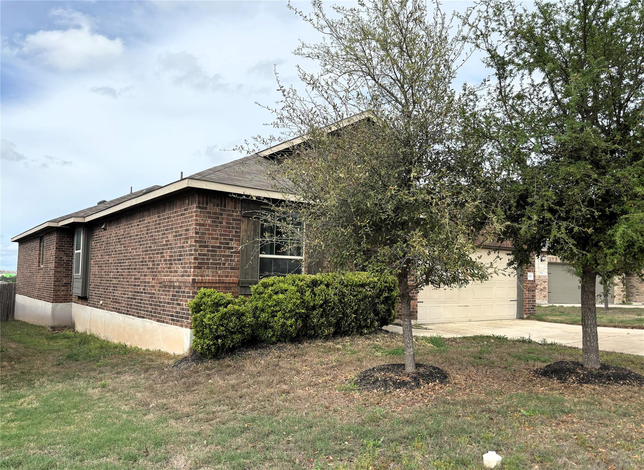 1529 Ida Nell Pearson St Property Photo 3