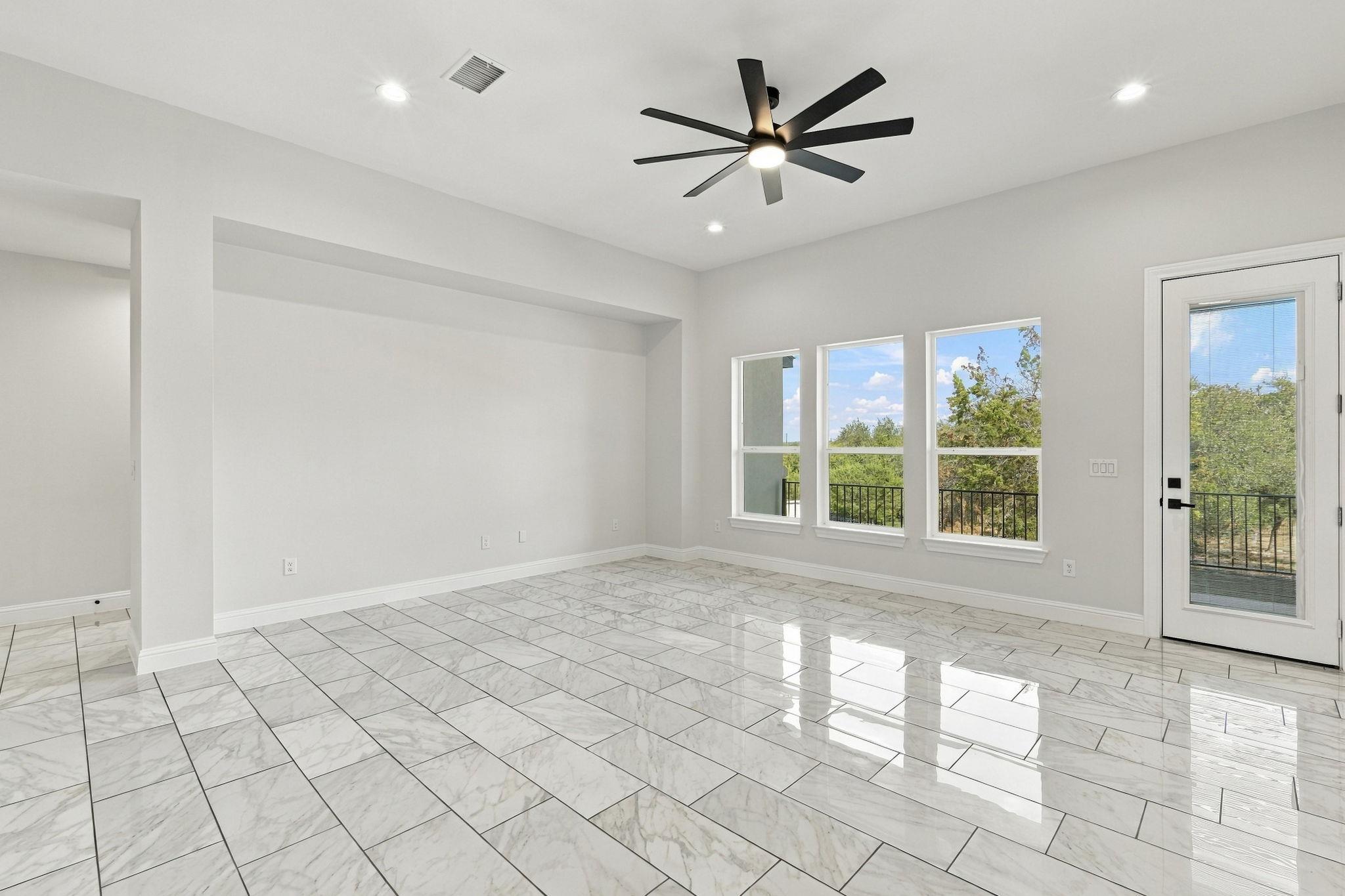 20302 Boggy Ford Rd Property Photo 6