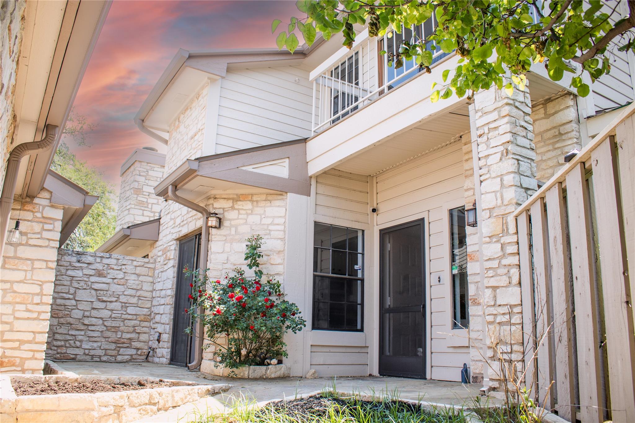 2201 Lakeway Blvd #2 Property Photo 1