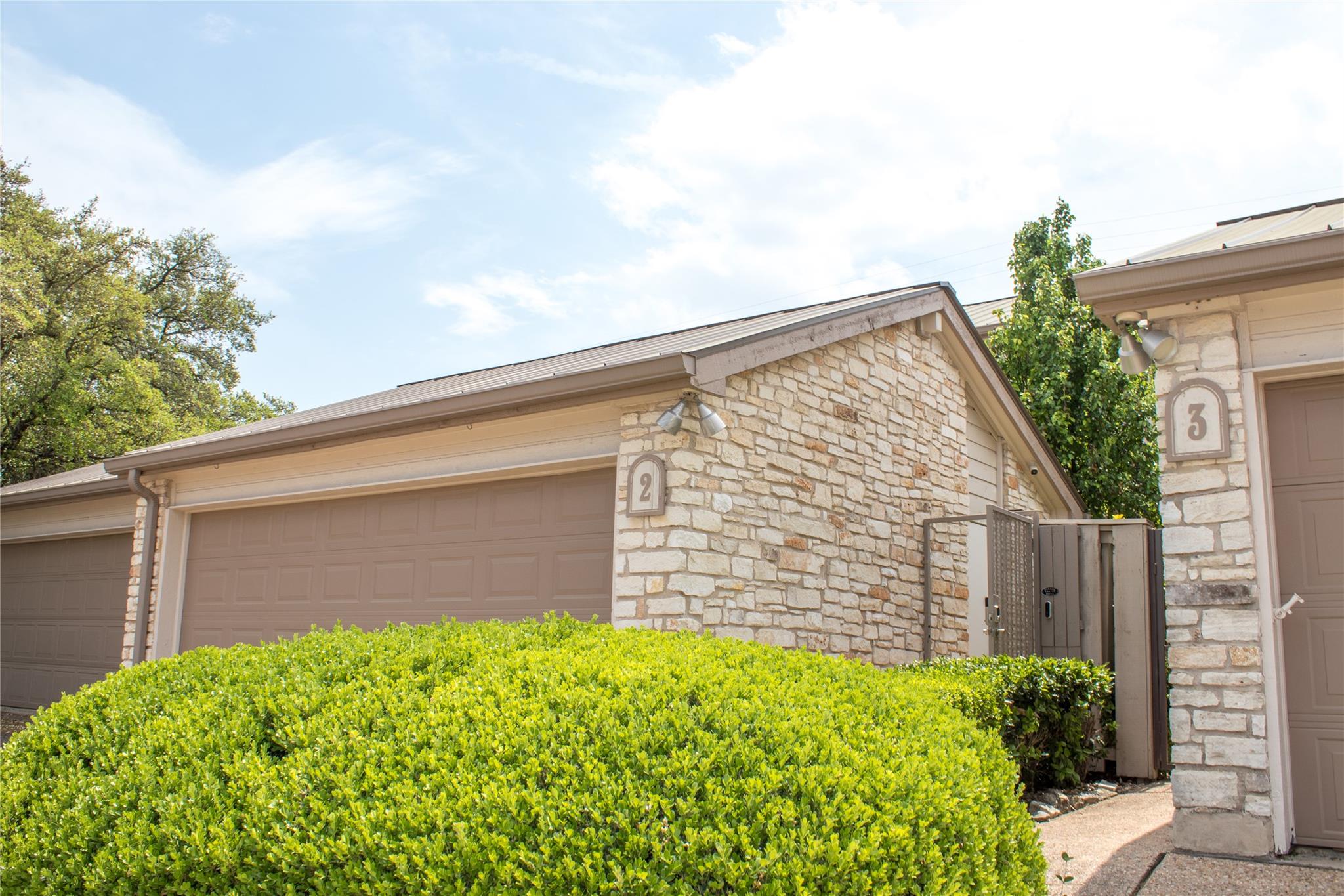 2201 Lakeway Blvd #2 Property Photo 3