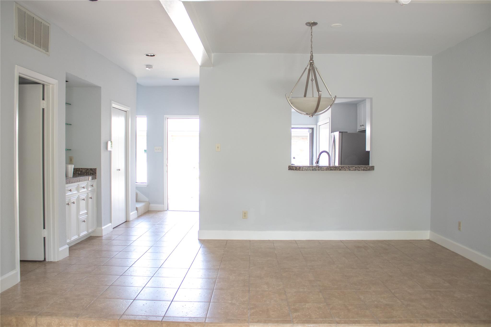 2201 Lakeway Blvd #2 Property Photo 4