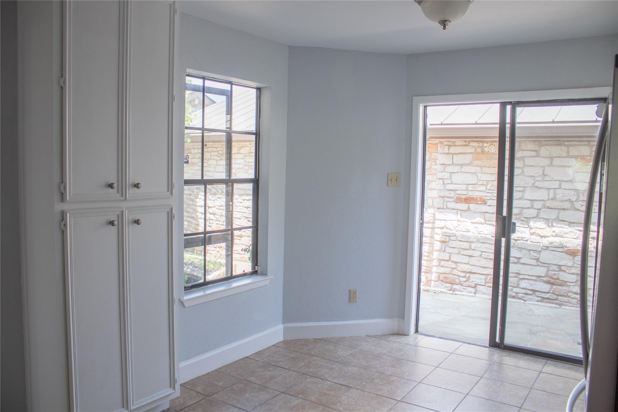 2201 Lakeway Blvd #2 Property Photo 5