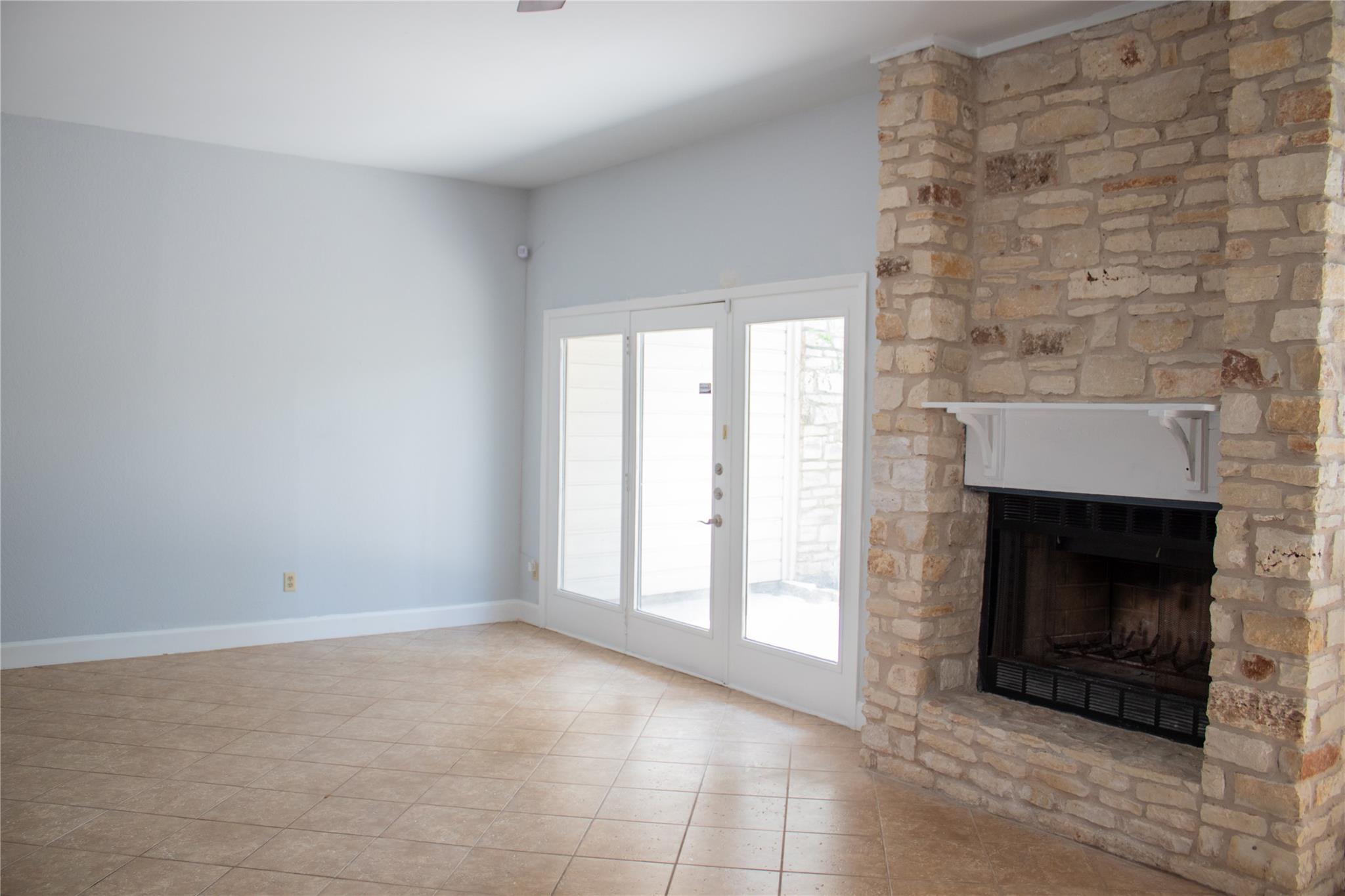 2201 Lakeway Blvd #2 Property Photo 11