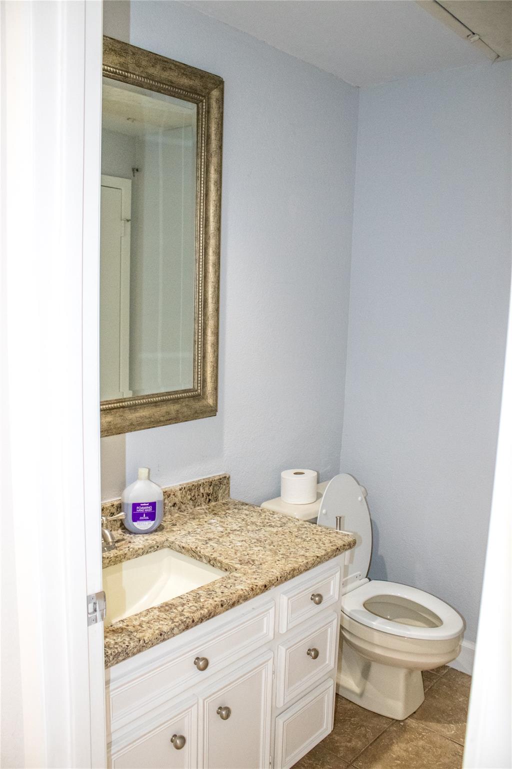 2201 Lakeway Blvd #2 Property Photo 12