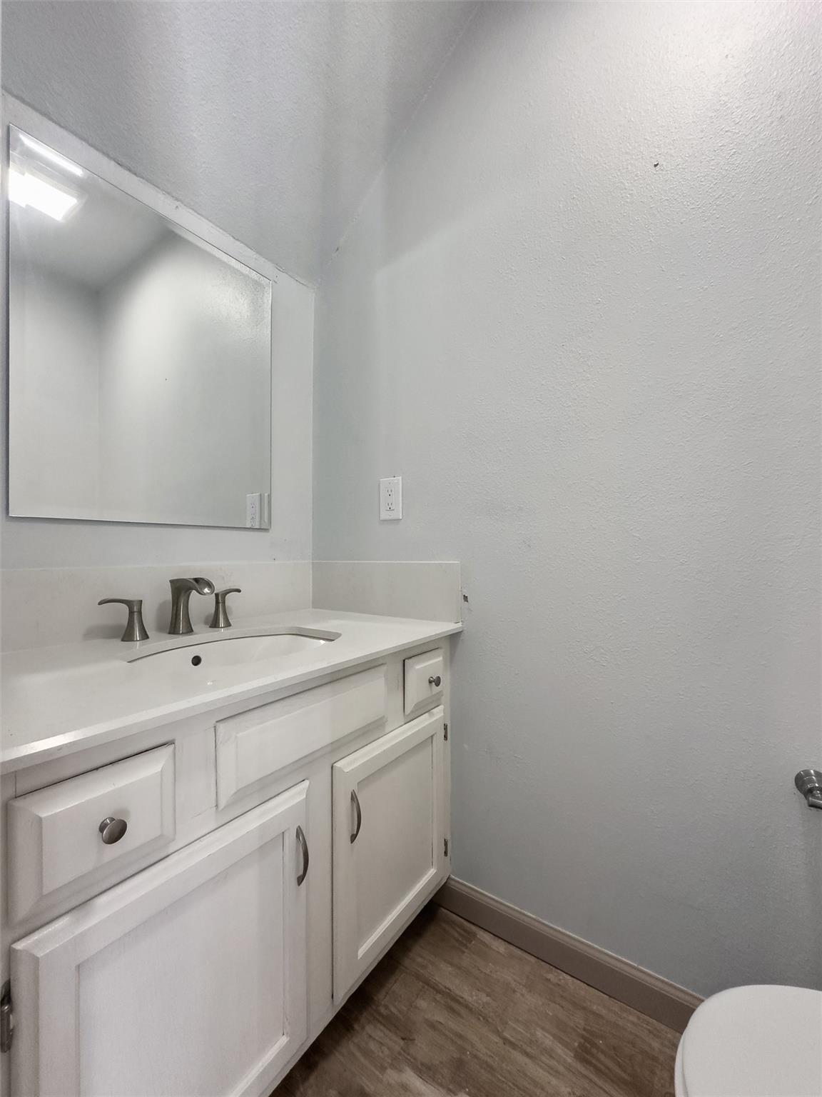 3004 Whisper Oaks Ln B Property Photo 8