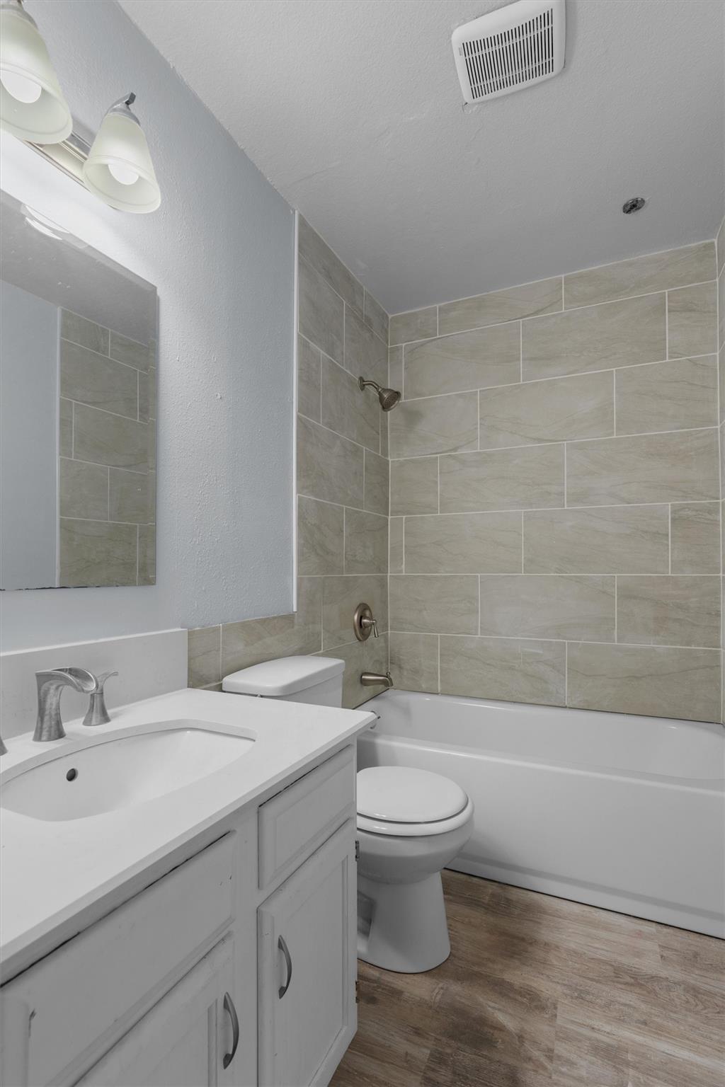 3004 Whisper Oaks Ln B Property Photo 11