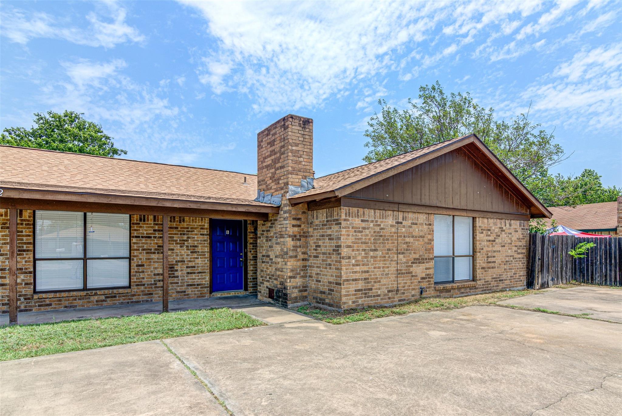 1202 Westcott Dr B Property Photo