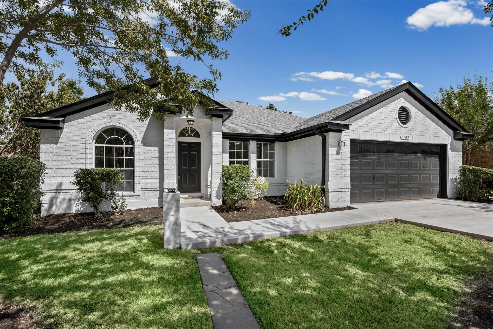 1709 Southeastern Trl Property Photo 1