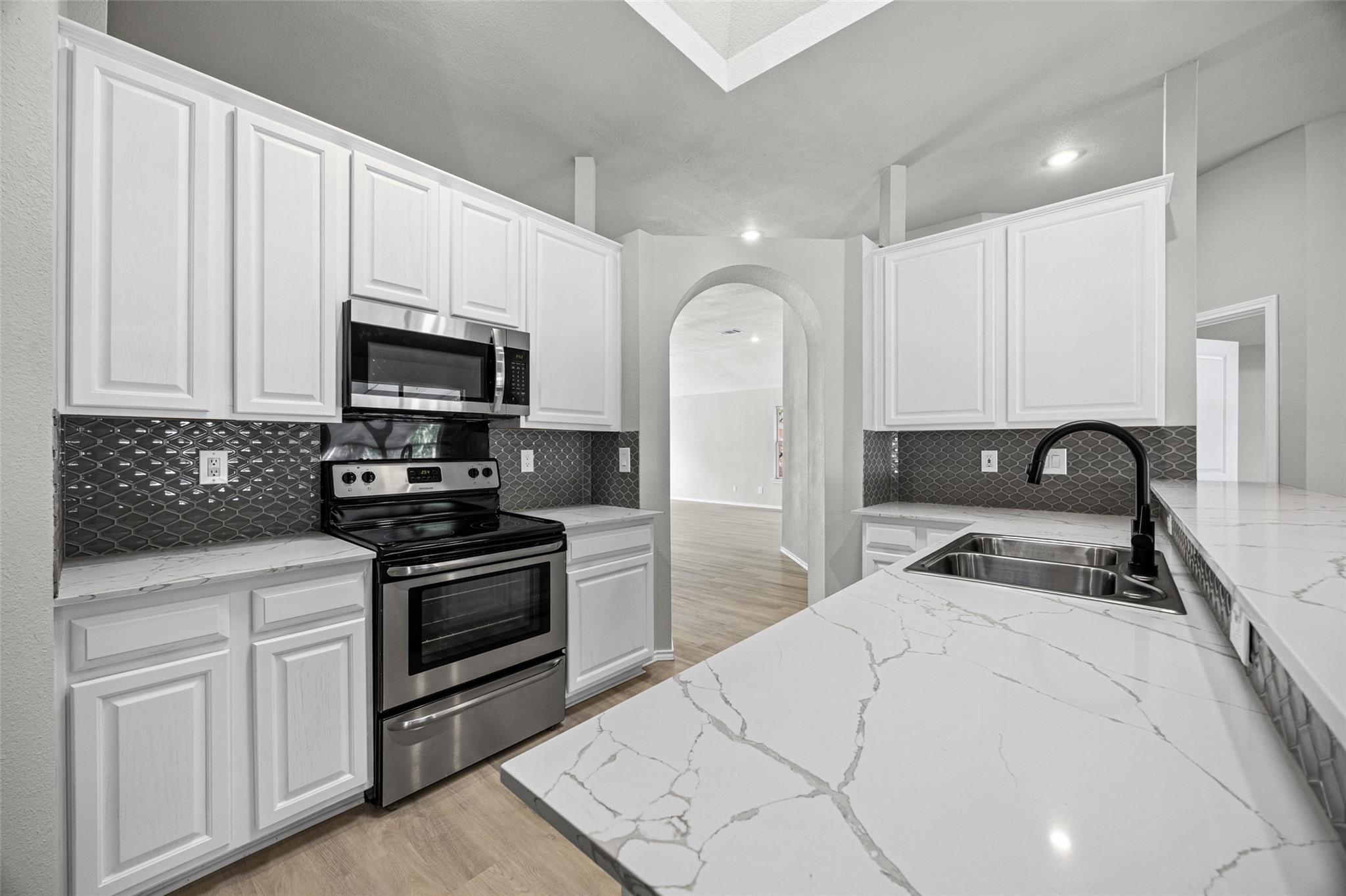 1709 Southeastern Trl Property Photo 7