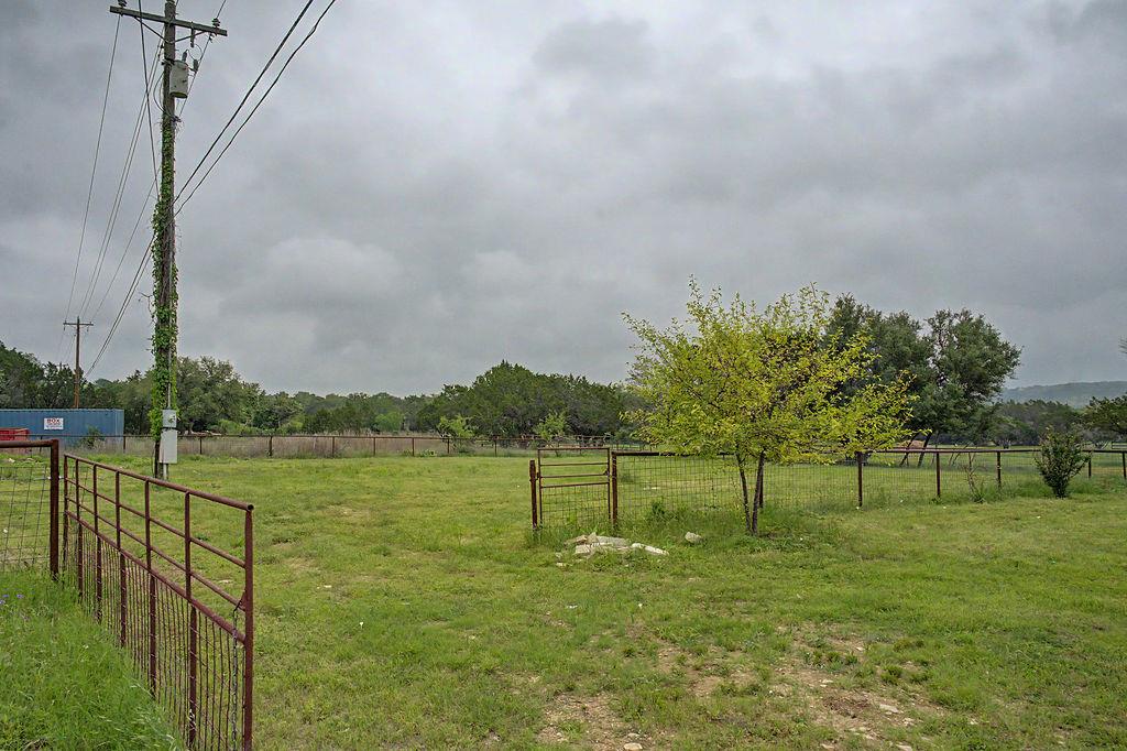200 E Meadow Ln Property Photo 4