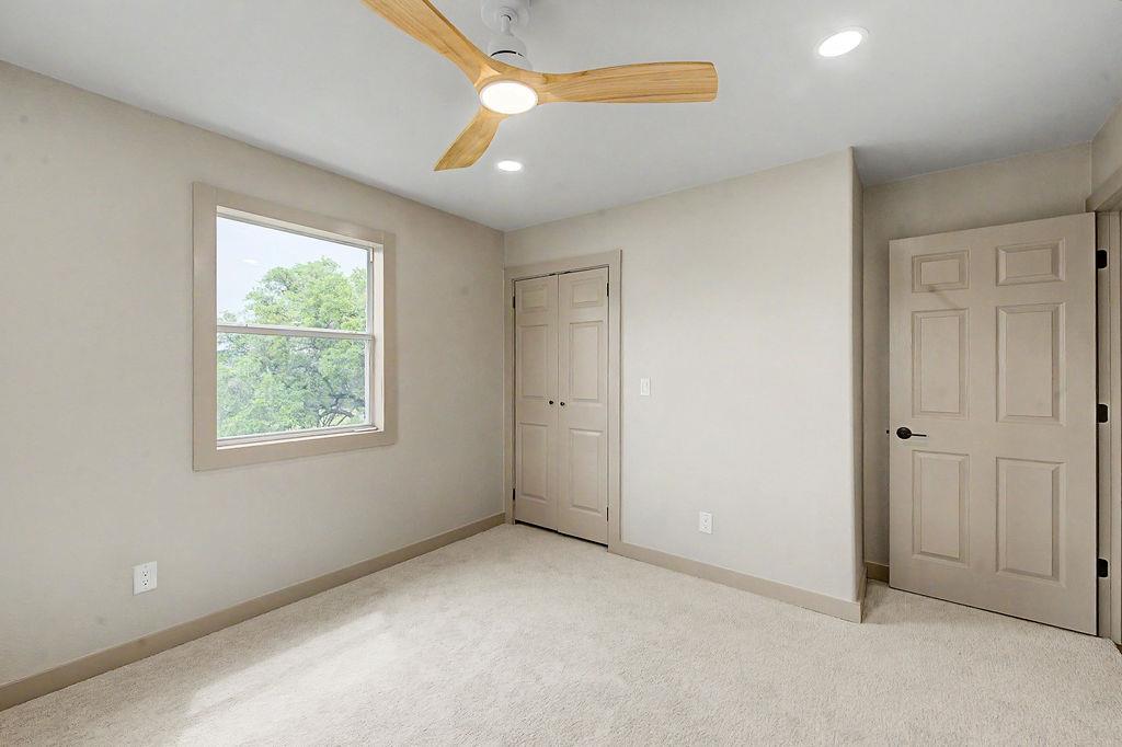 200 E Meadow Ln Property Photo 30