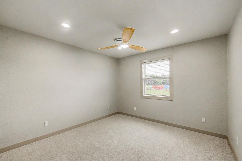 200 E Meadow Ln Property Photo 31