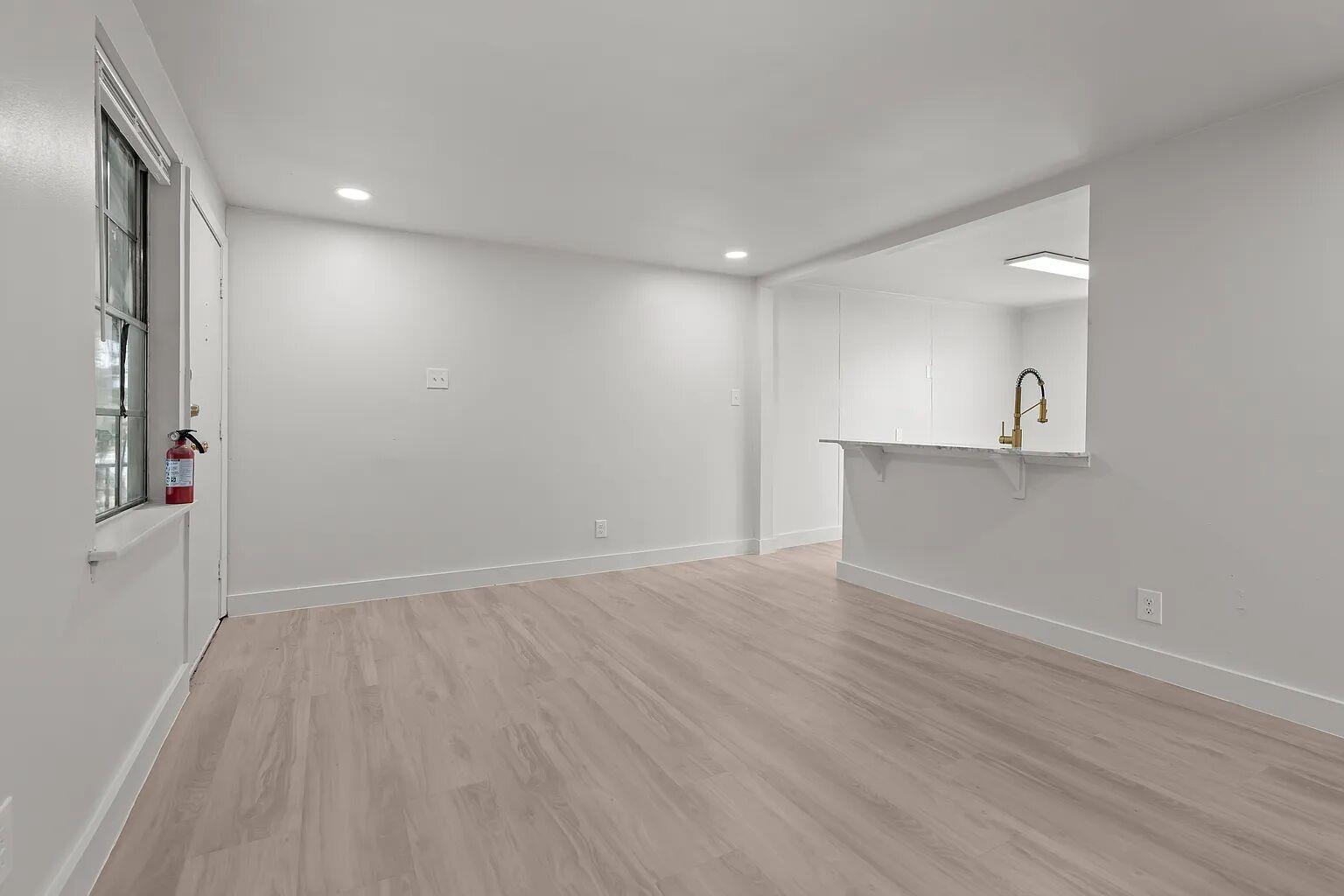 533 S Bonner Ave #517 Property Photo 4