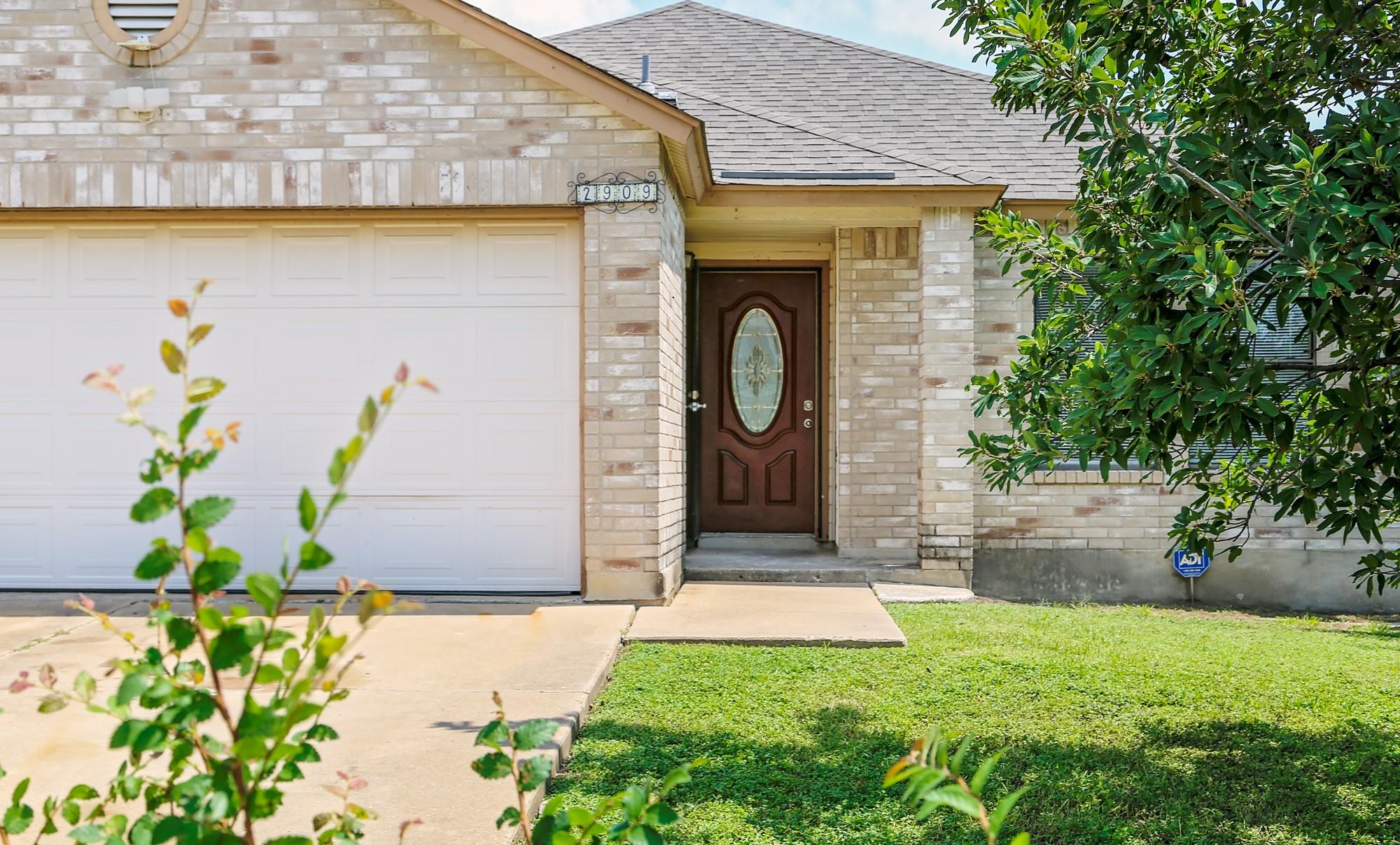 2909 Donnell Dr Property Photo 1