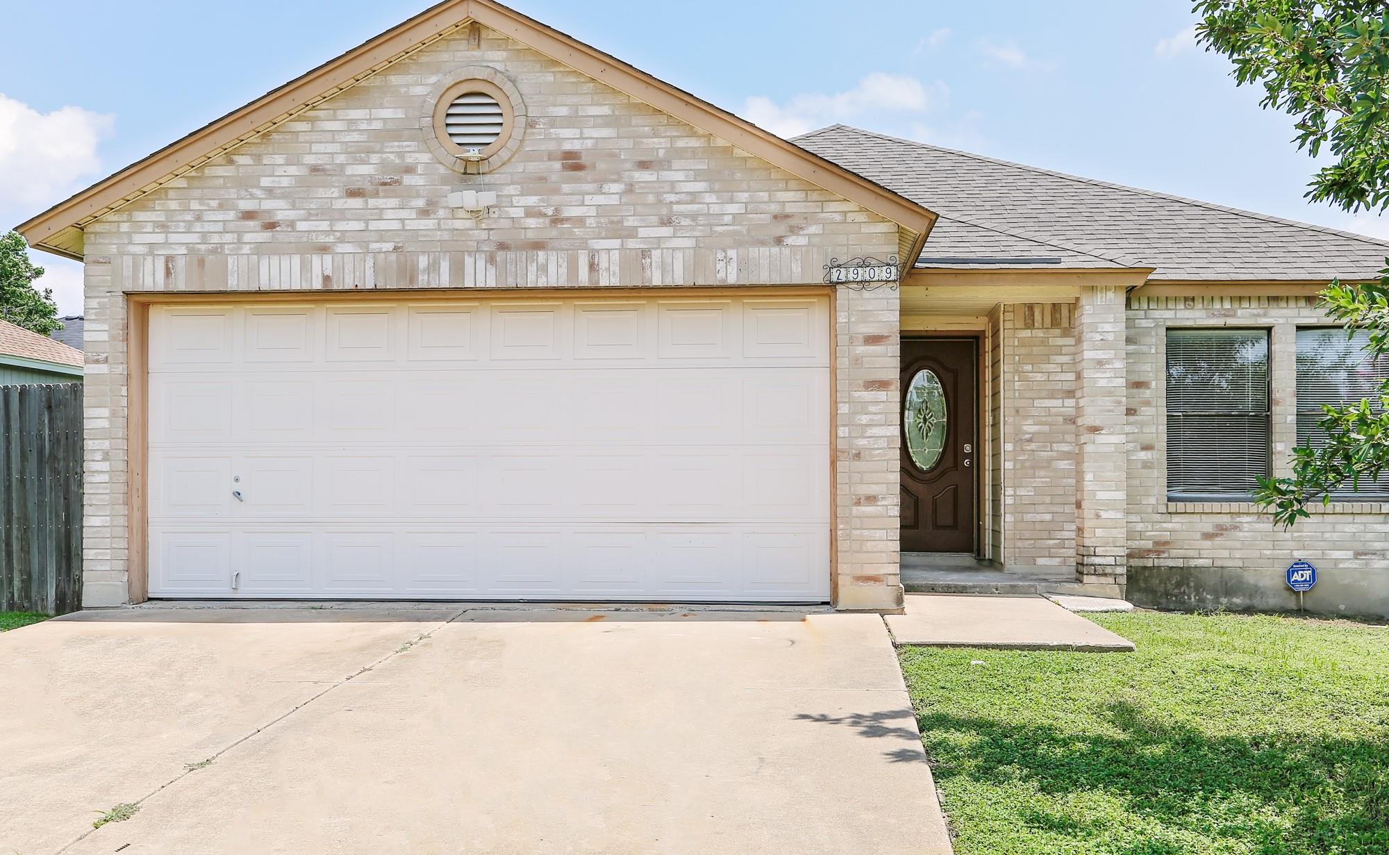 2909 Donnell Dr Property Photo 2