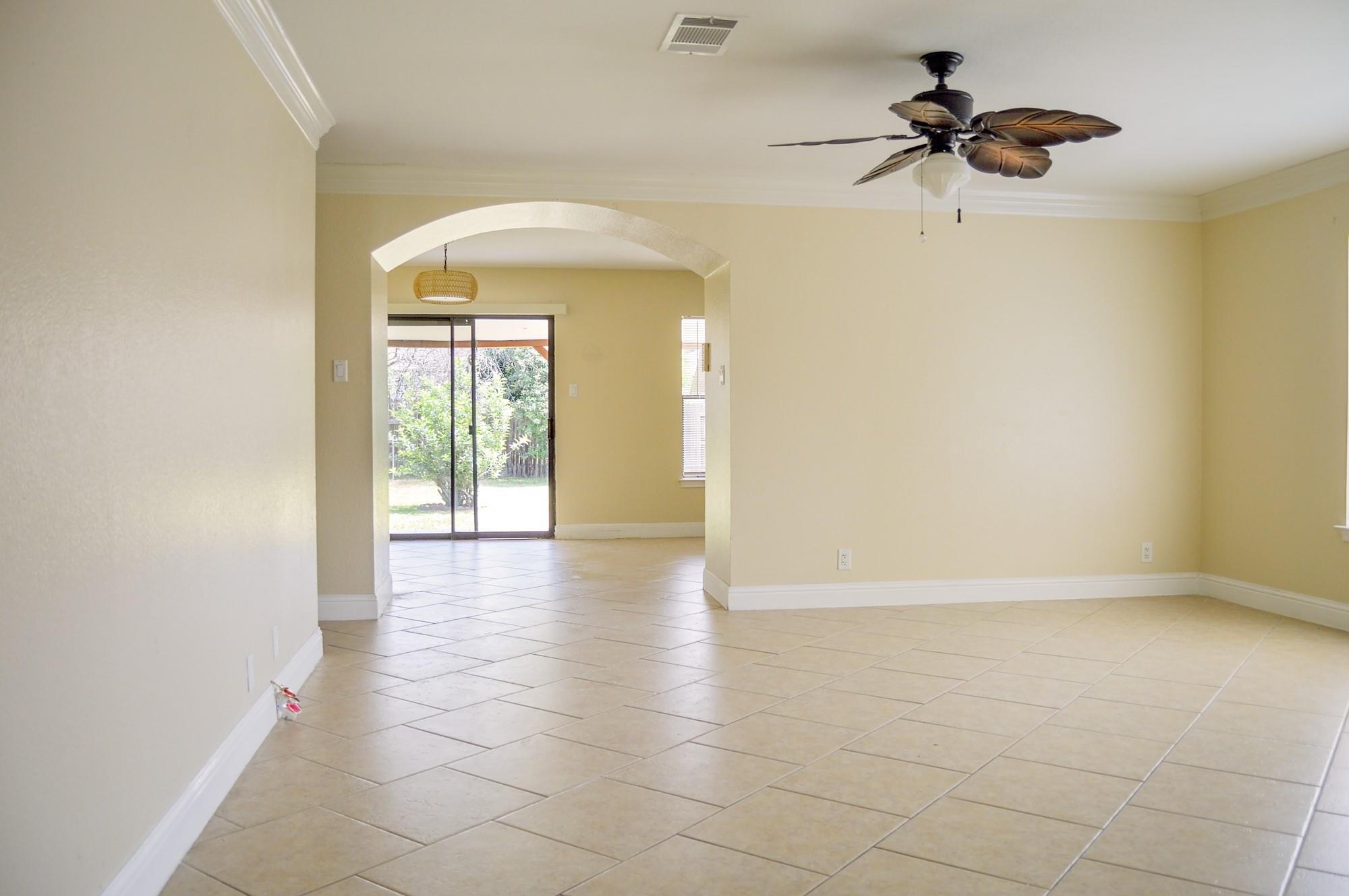 2909 Donnell Dr Property Photo 4