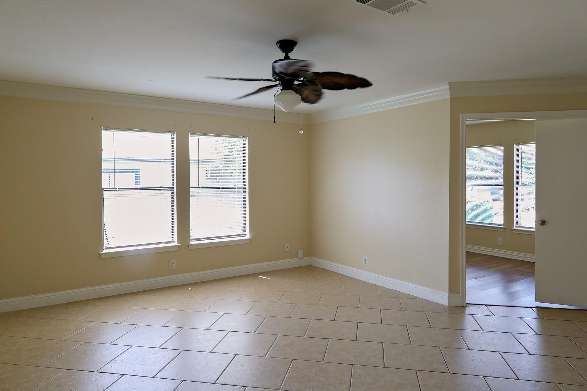2909 Donnell Dr Property Photo 6