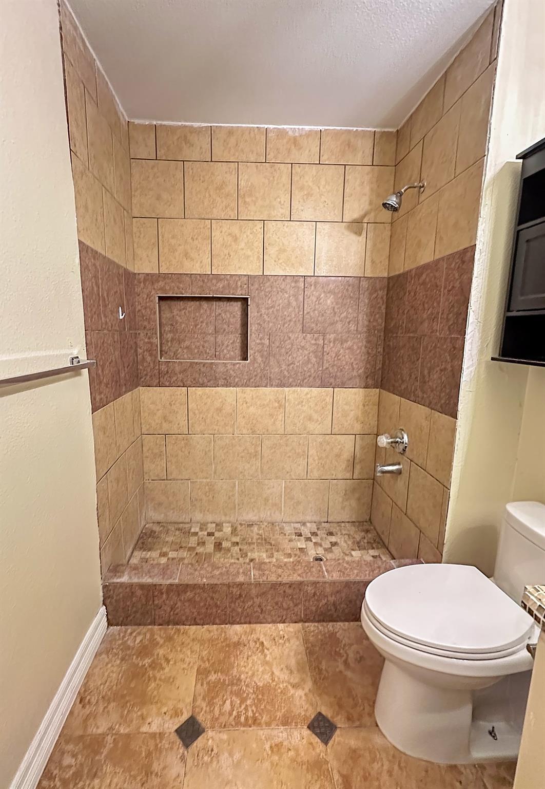 2909 Donnell Dr Property Photo 8