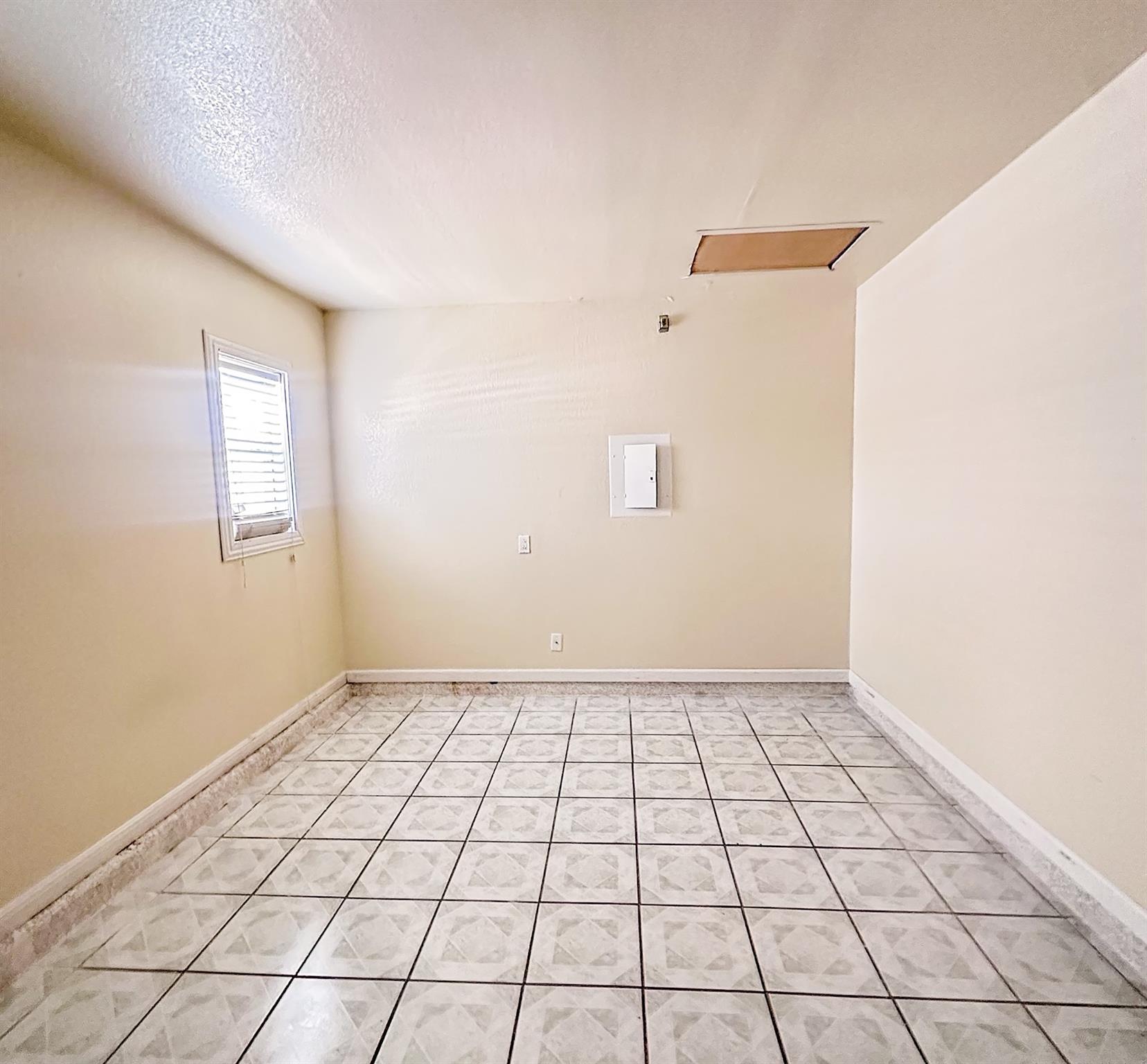 2909 Donnell Dr Property Photo 11