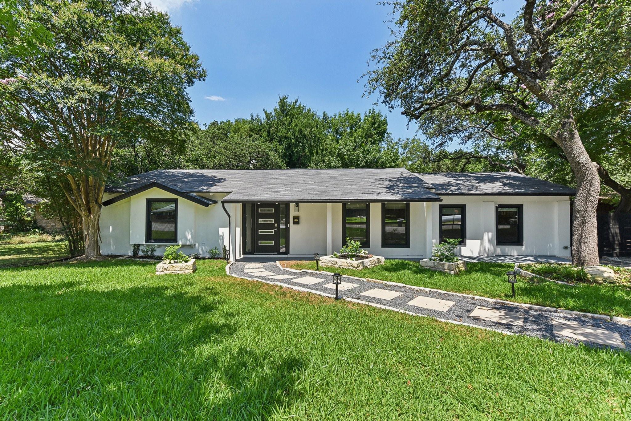 5718 Highland Hills Dr Property Photo