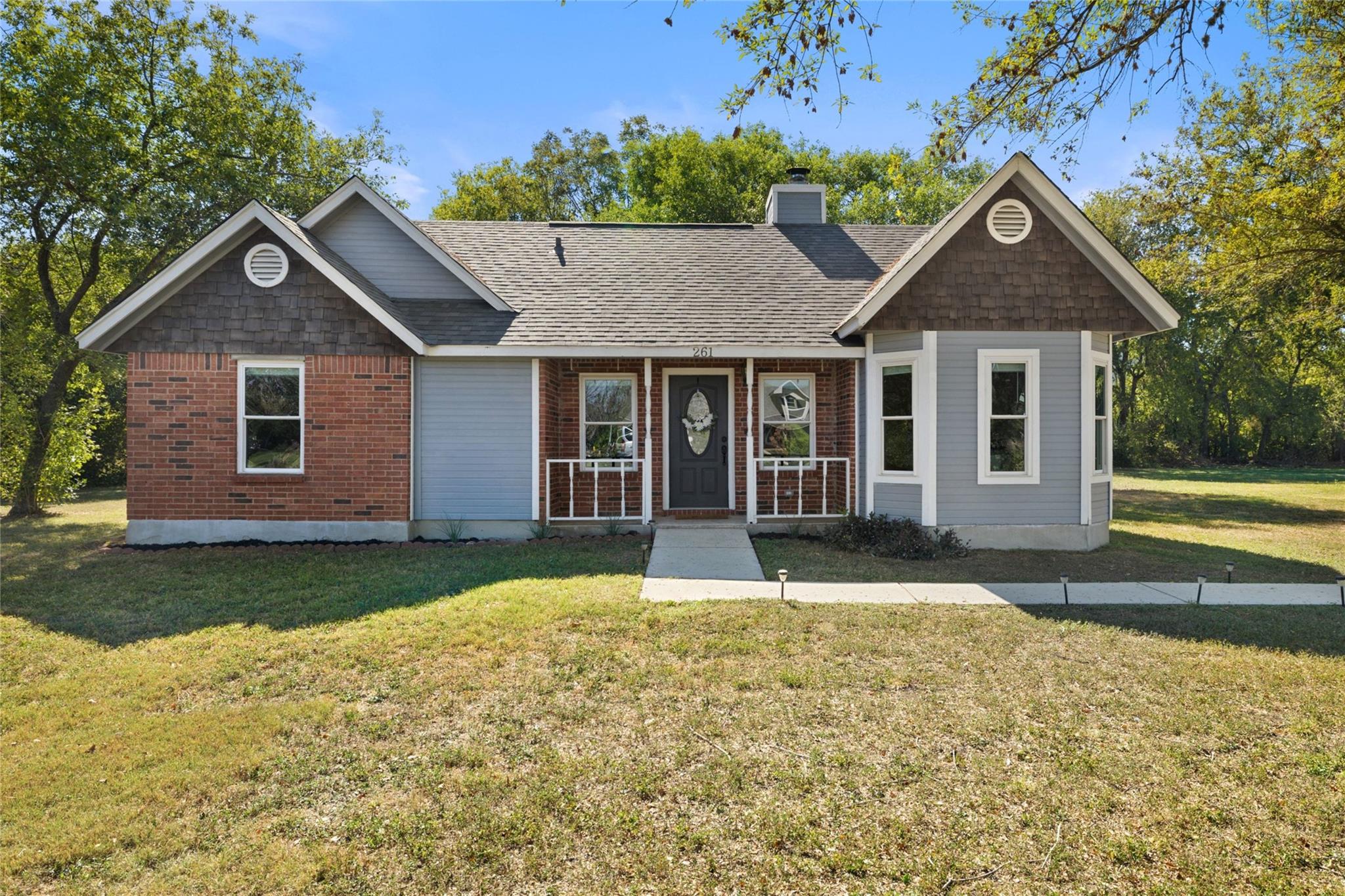 261 Briarwood Dr Property Photo 1