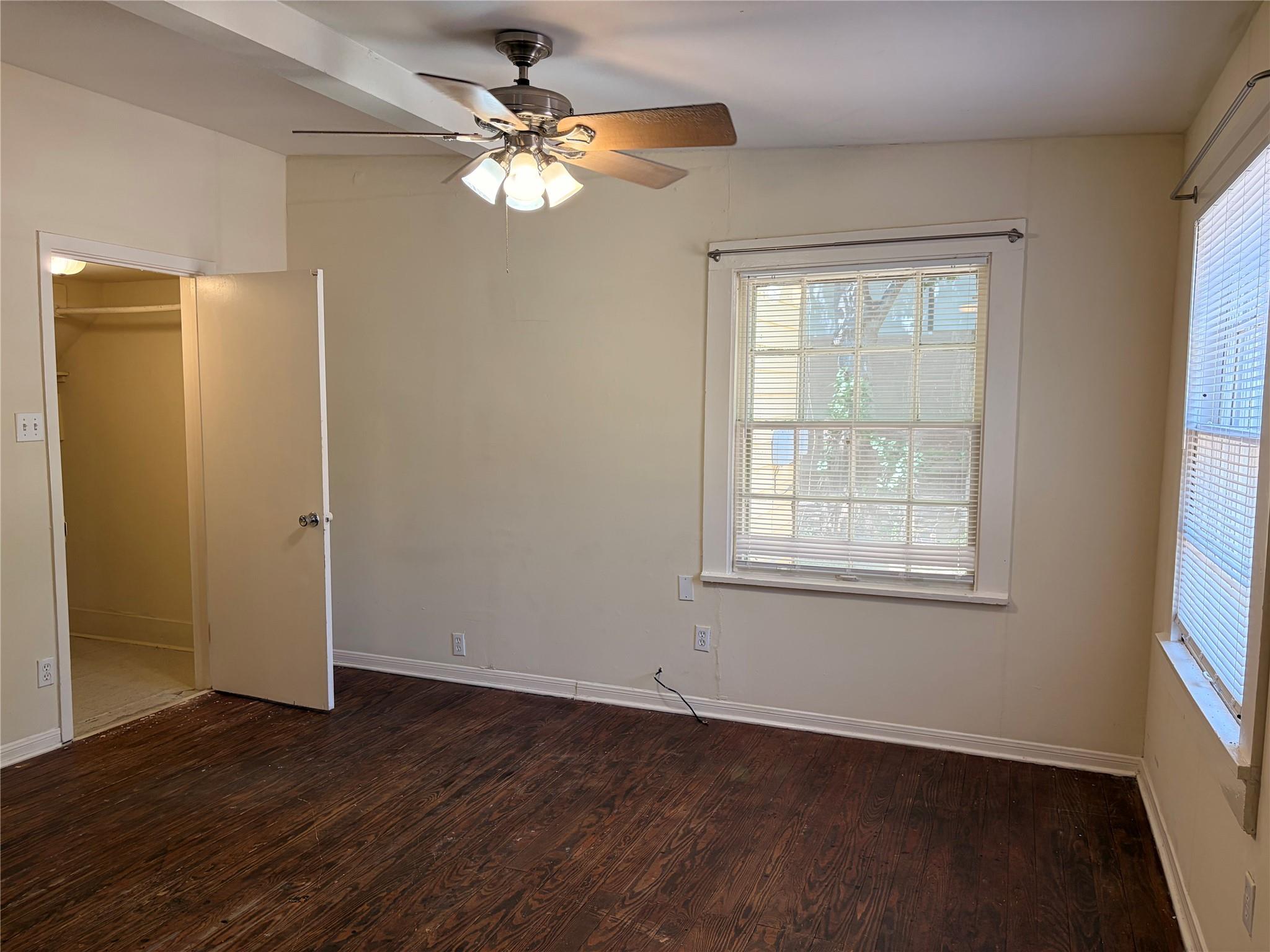 908 W 22nd St #c Property Photo 5
