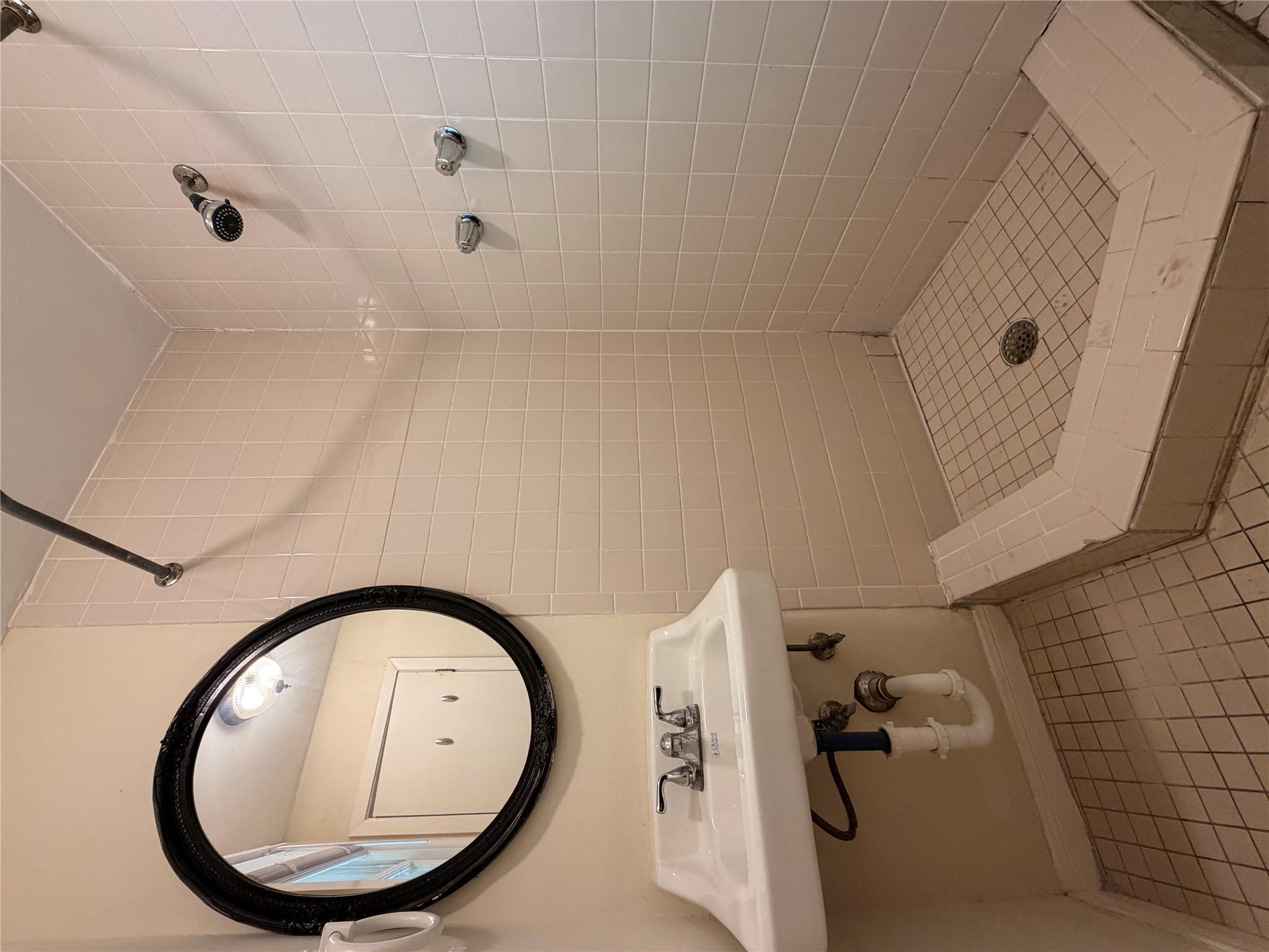 908 W 22nd St #c Property Photo 6
