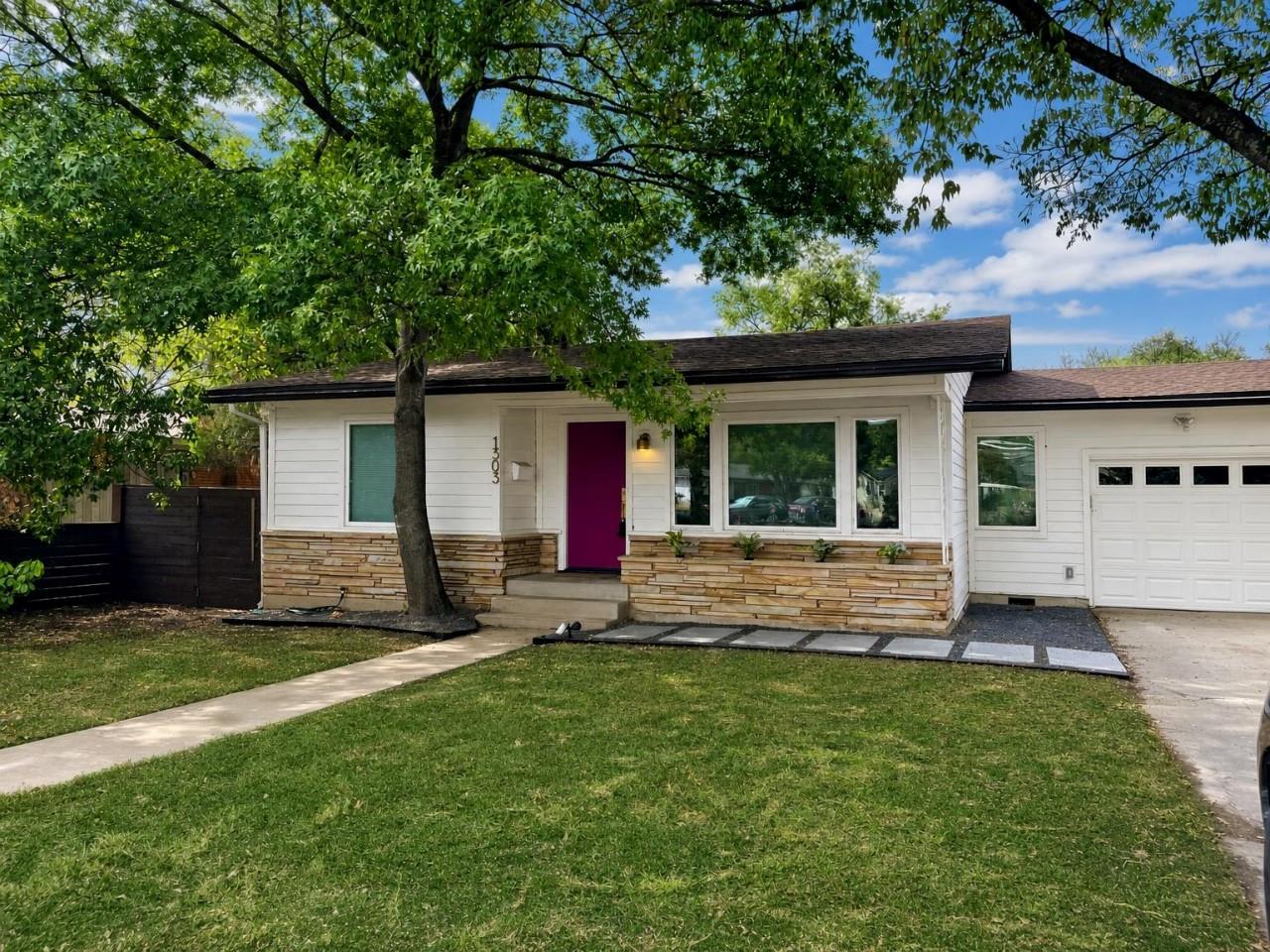 1303 Morrow St Property Photo 2