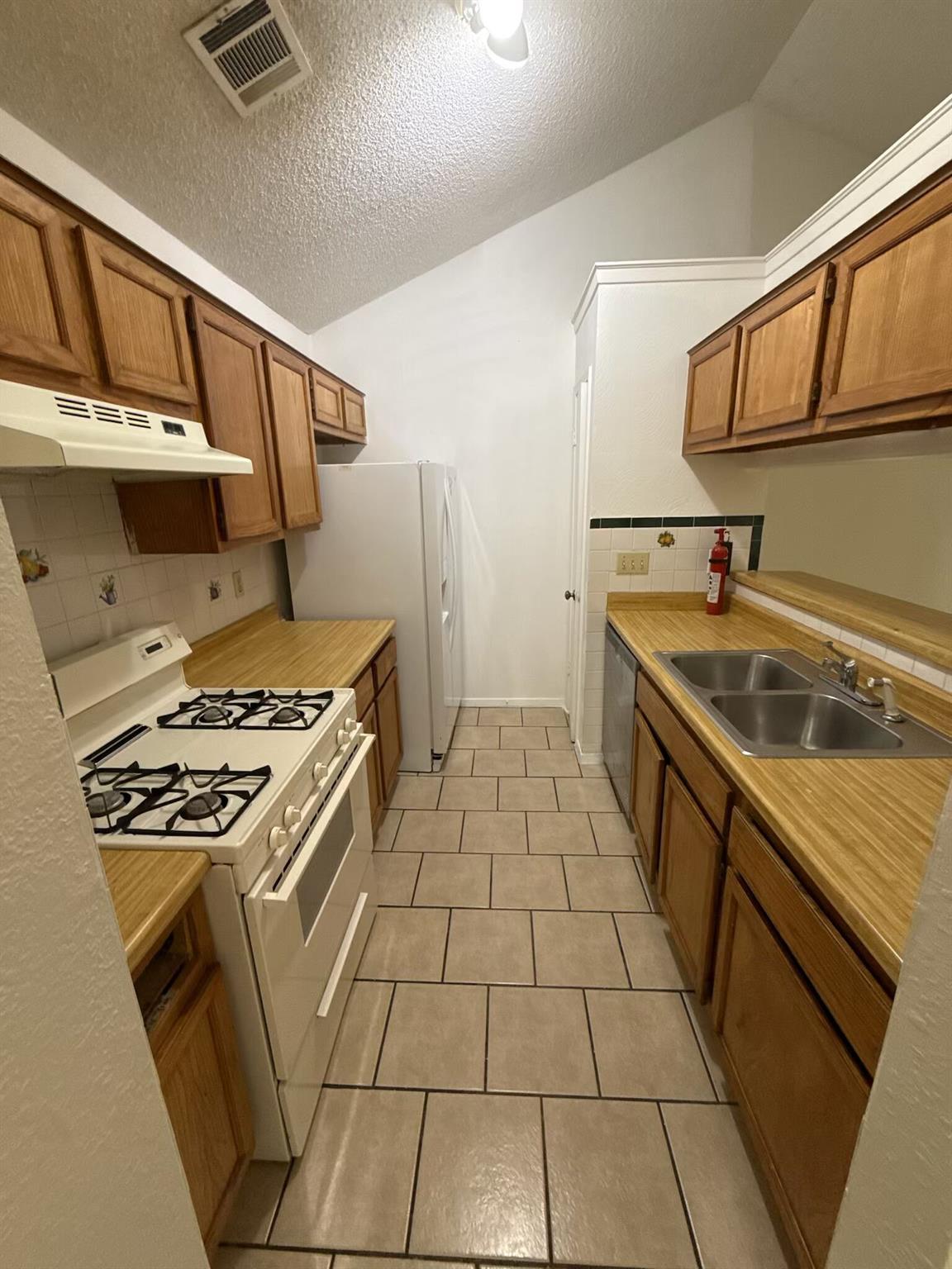 12308 Dellrey Dr #b Property Photo 6