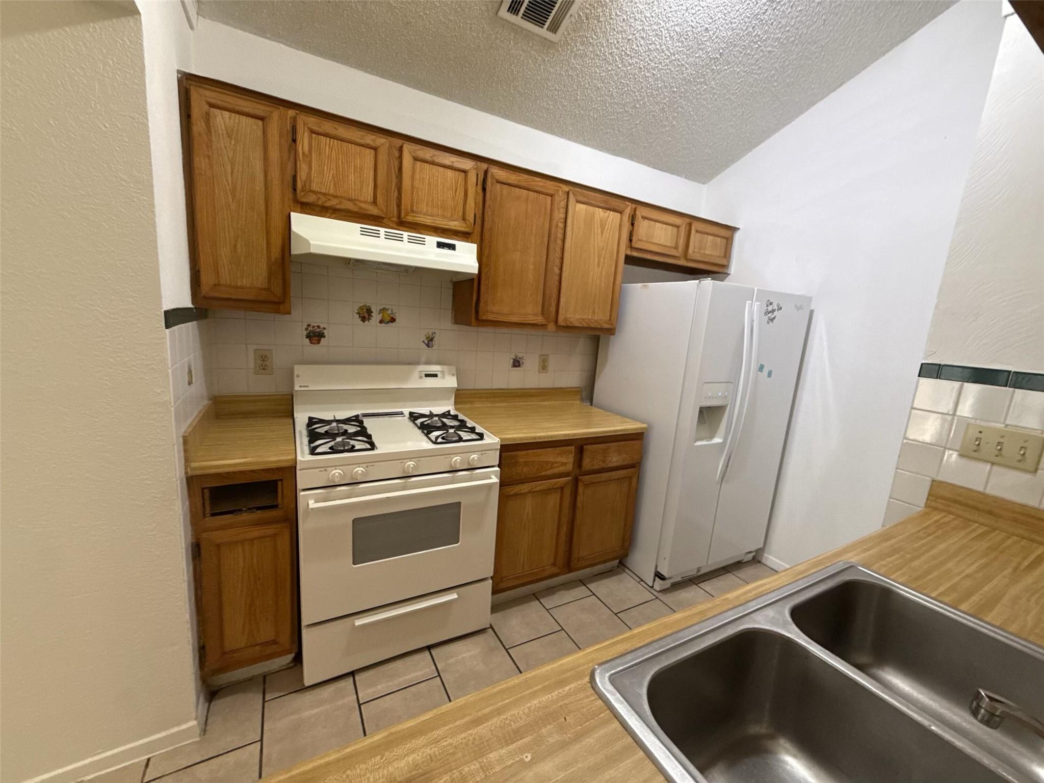 12308 Dellrey Dr #b Property Photo 7