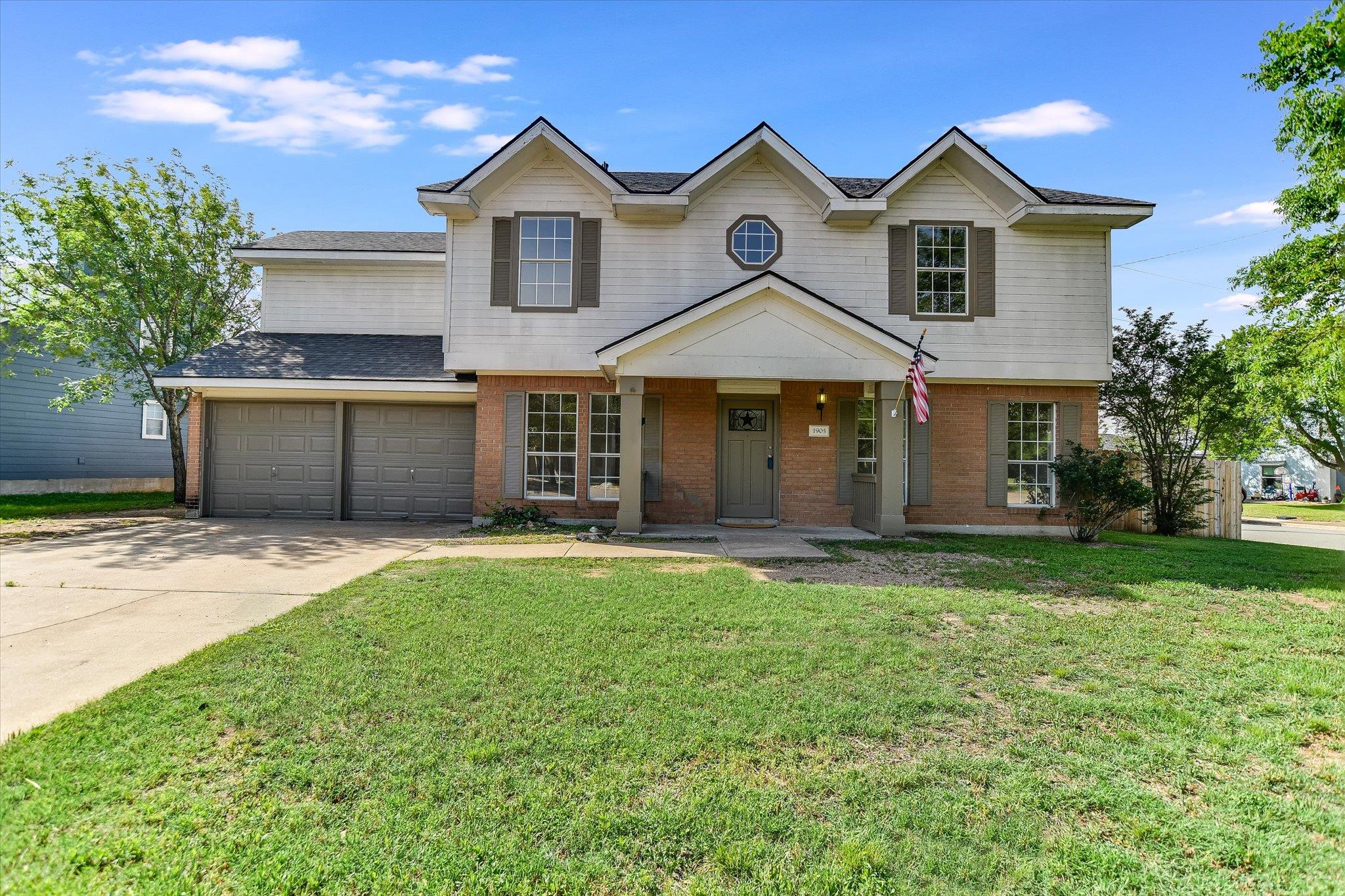 1905 Hollow Tree BLVD Property Photo 1