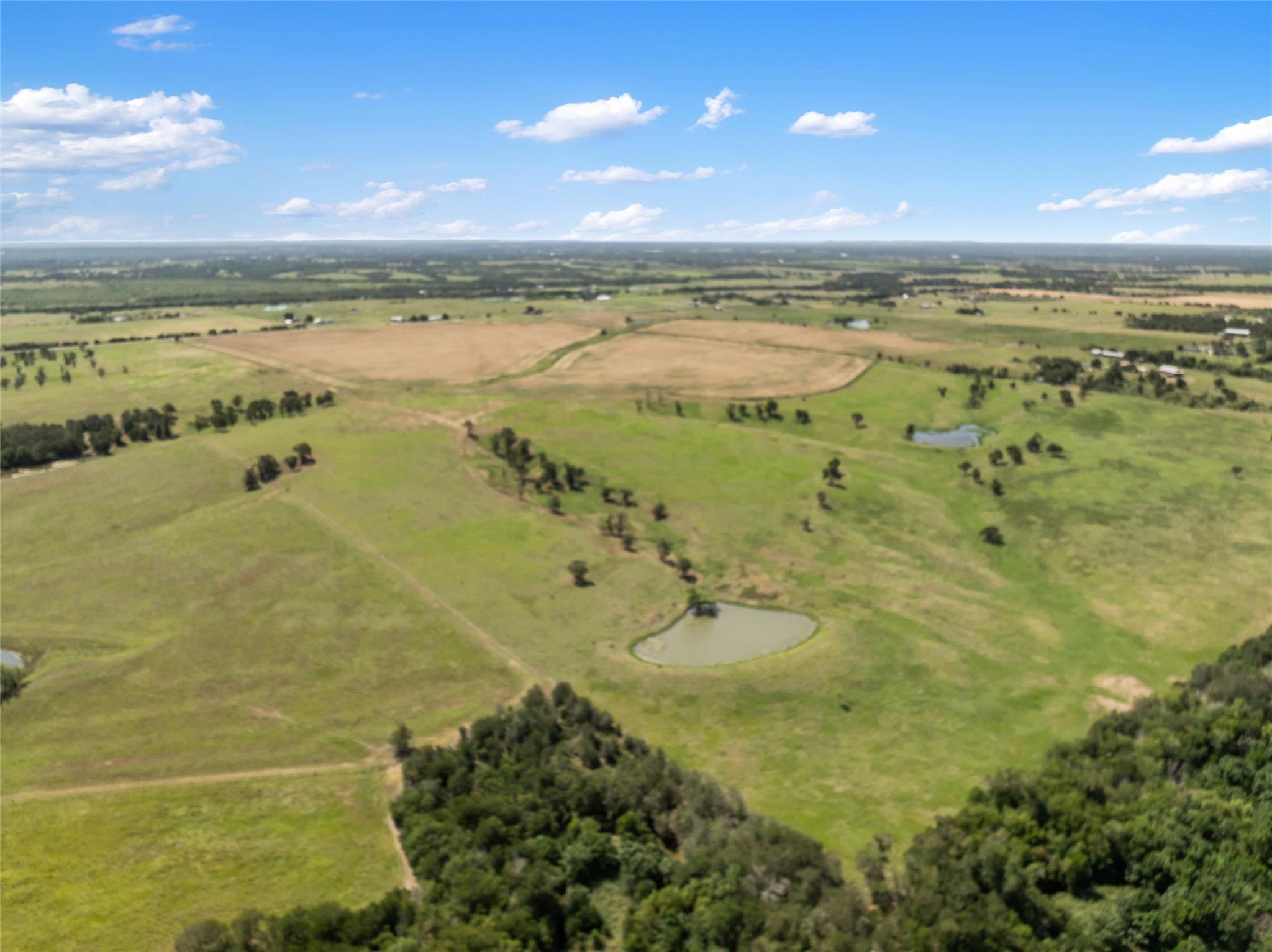 12500 County Line Rd Property Photo 3