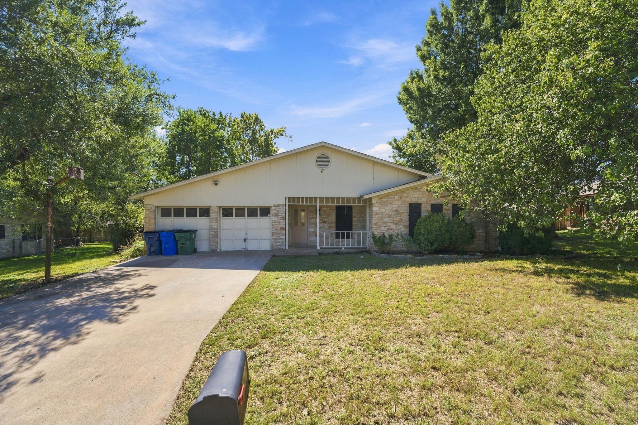 2105 Mildred Dr Property Photo 1