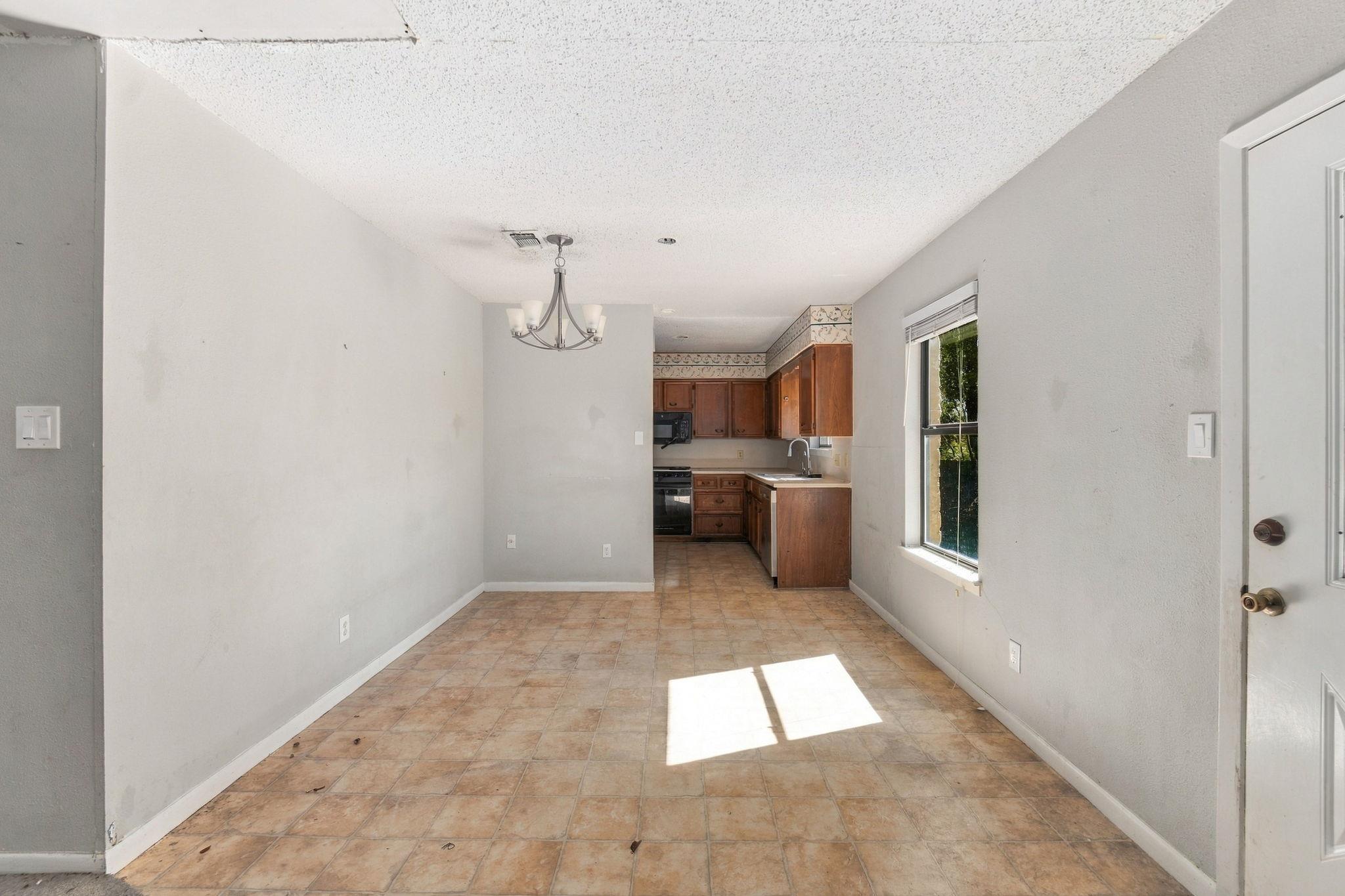 2105 Mildred Dr Property Photo 9
